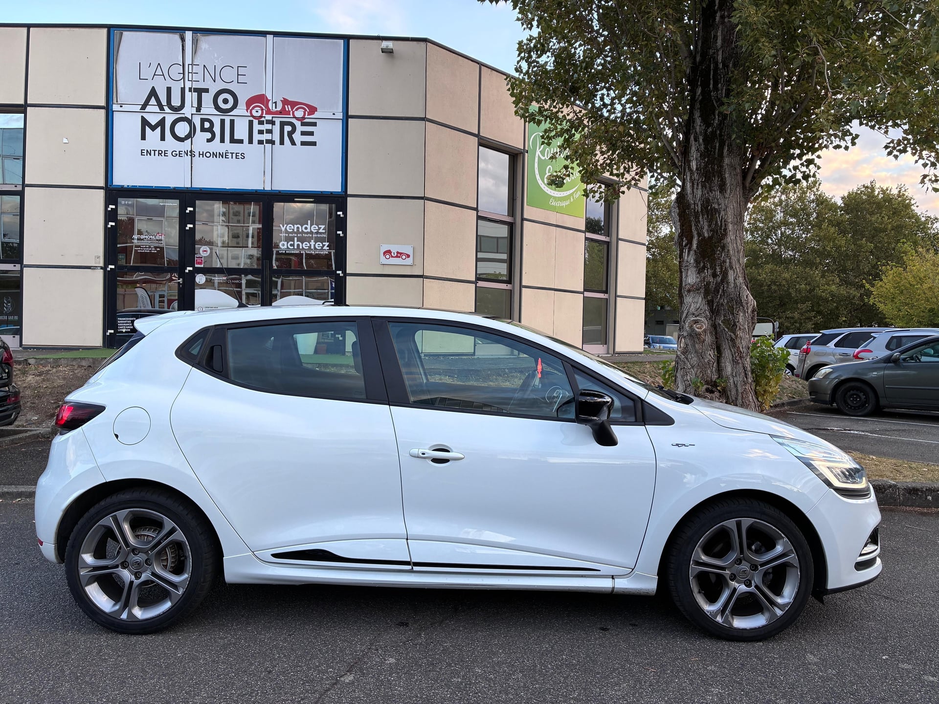 Renault Clio 4 0.9 90 CH GT LINE - Toit panoramique — 2