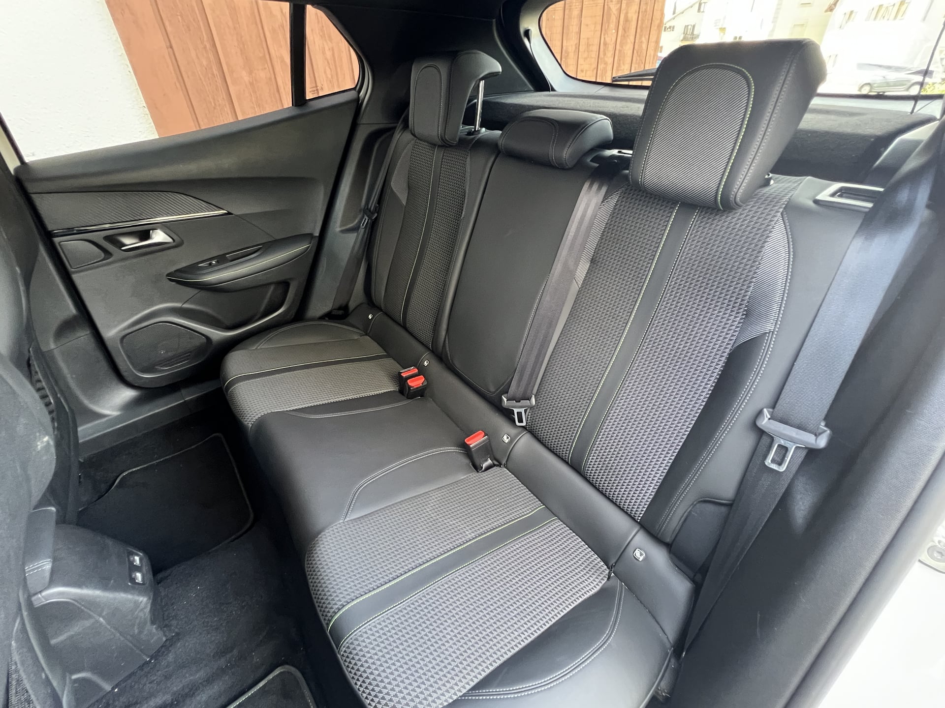 Peugeot 2008 1.5 Bluehdi 130ch GT LINE EAT8 — 38