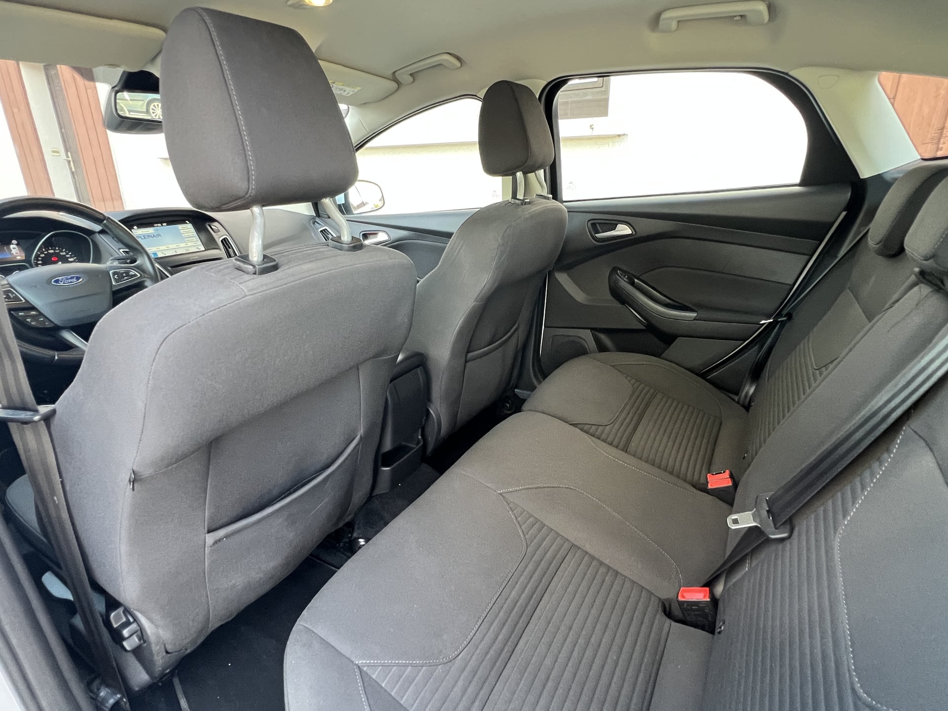 Ford Focus 1.5 tdci 120ch Titanium — 34