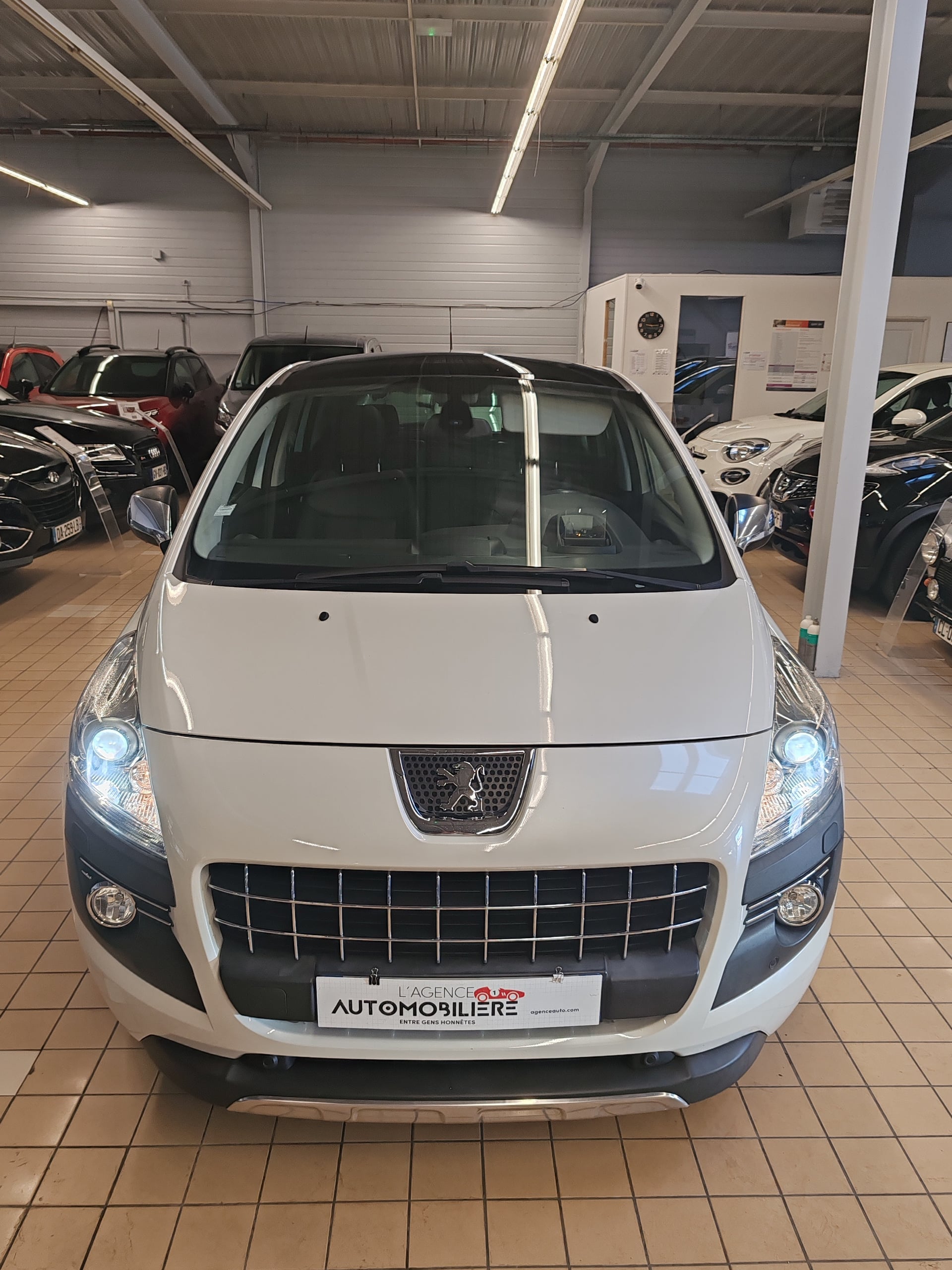 Peugeot 3008 2.0 HDI 163 CV FELINE — 2