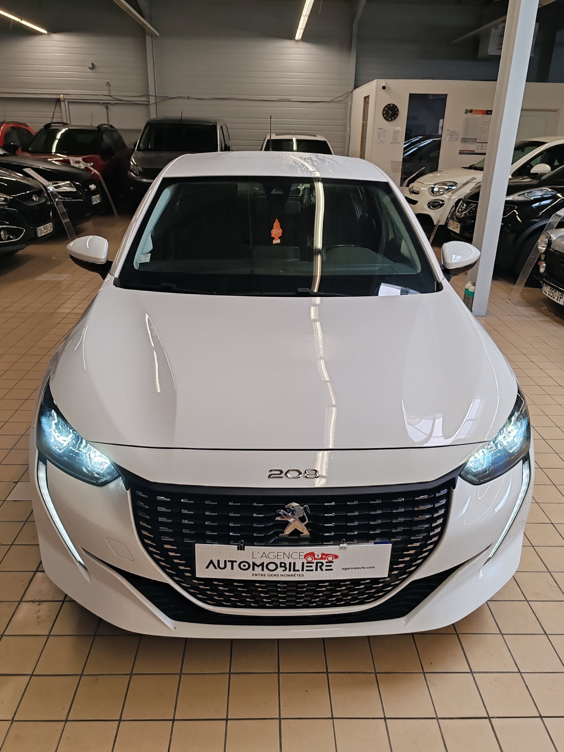 Peugeot 208 1.2 PURETECH ACTIVE BUSINESS — 2