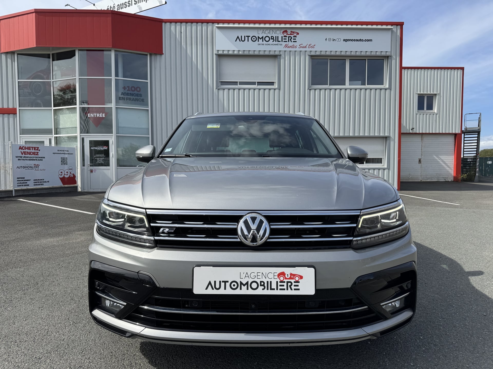Volkswagen Tiguan 2.0 TDI 190 DSG7 4MOTION CARAT EXCLUSIVE | PACK R-LINE | ATTELAGE | TOIT OUVRANT | GARANTIE 12 MOIS — 2