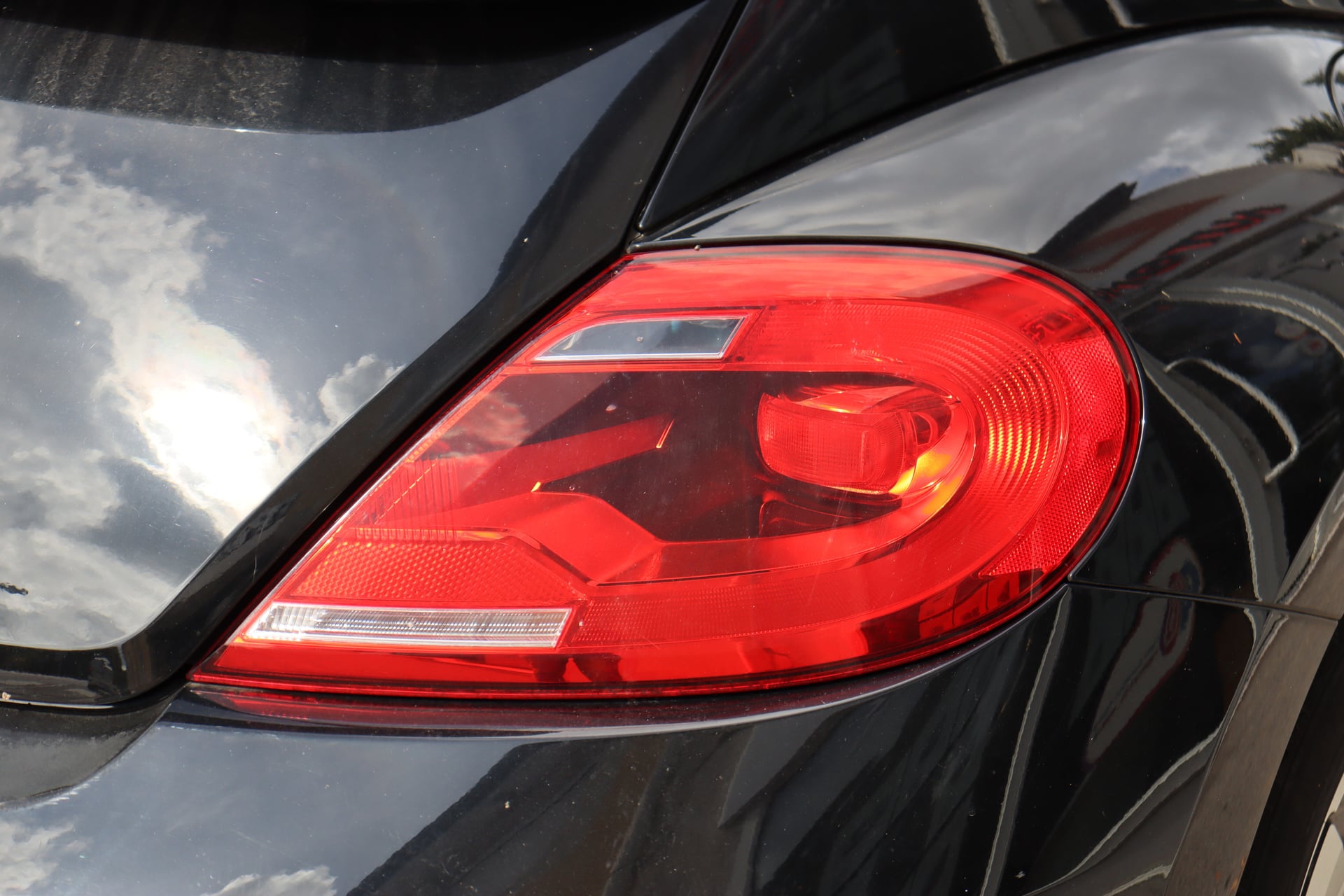 Volkswagen New beetle II 1.2 TSi 105 CUP BVM6 (Toit ouvrant, Sièges chauffants) — 39