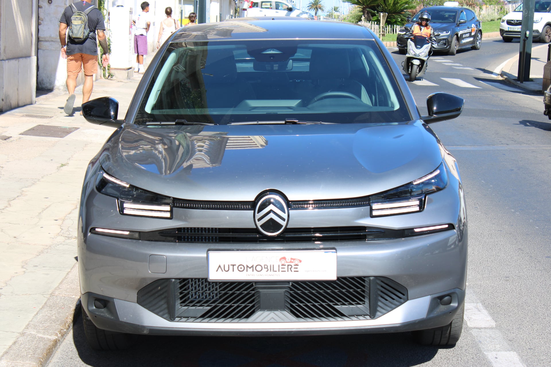 Citroen C4 1.2 145 MHEV HYBRID PLUS E-DCS6 BVA START-STOP ( 1ère main, Carplay, Caméra de Recul ... ) — 2