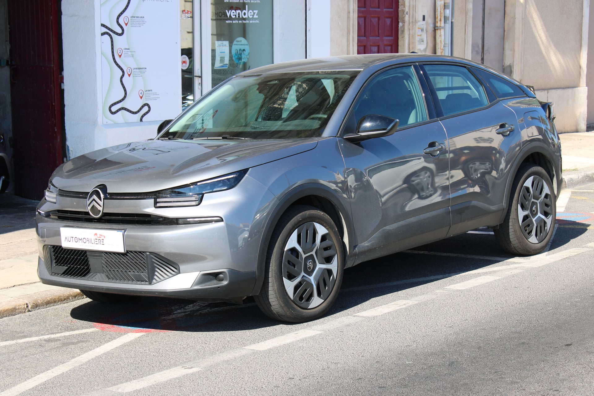 Citroen C4 1.2 145 MHEV HYBRID PLUS E-DCS6 BVA START-STOP ( 1ère main, Carplay, Caméra de Recul ... )