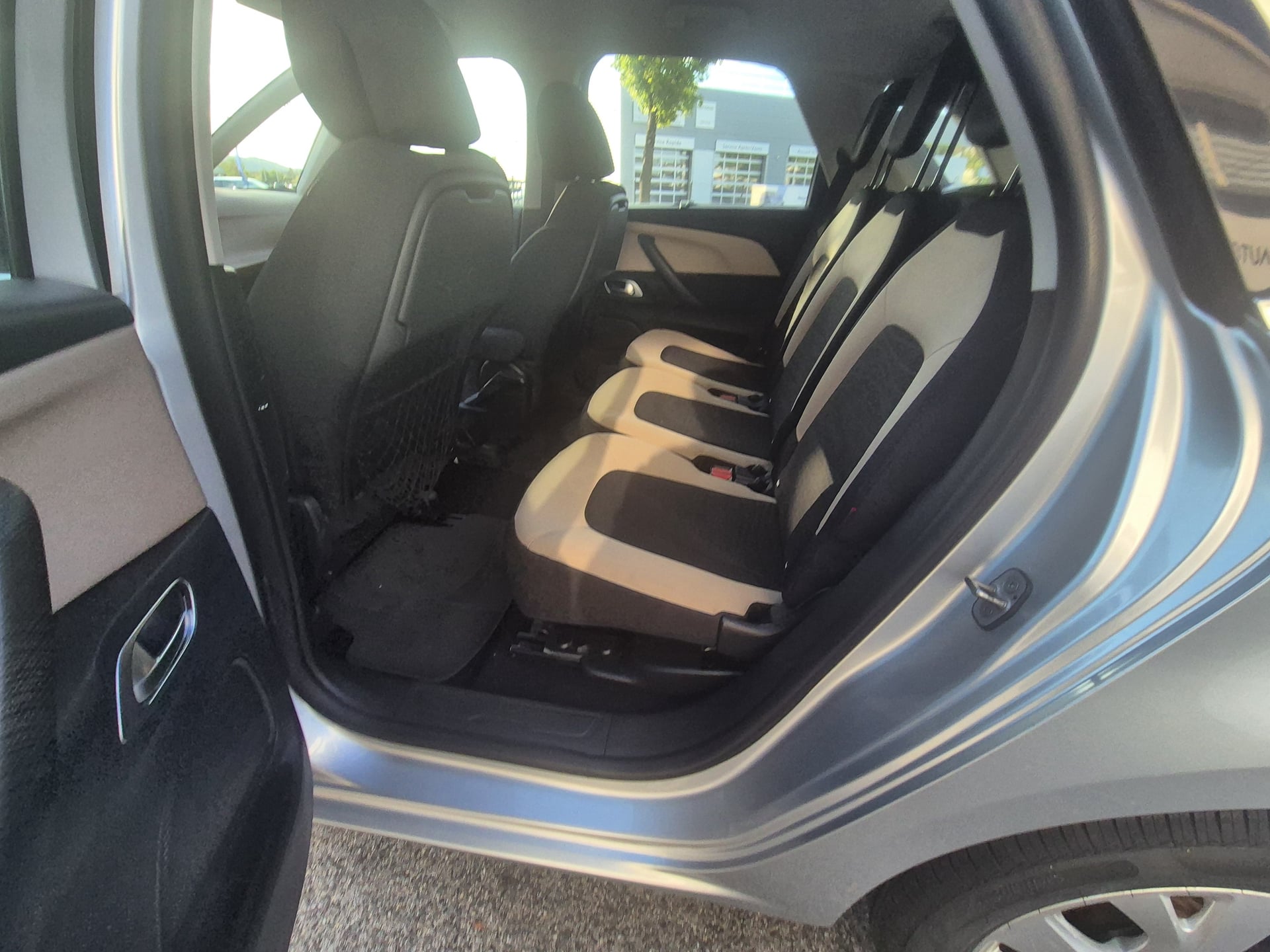 Citroen C4 Picasso 1.6 e-HDi 115 Intensive + Attelage — 20