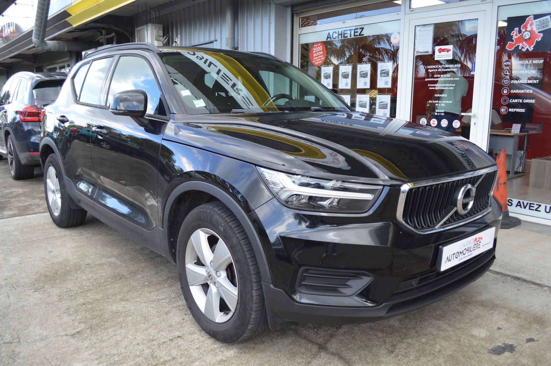 Volvo VOLVO XC40 T2 129 MOMENTUM ESSENTIEL BV6 — 2
