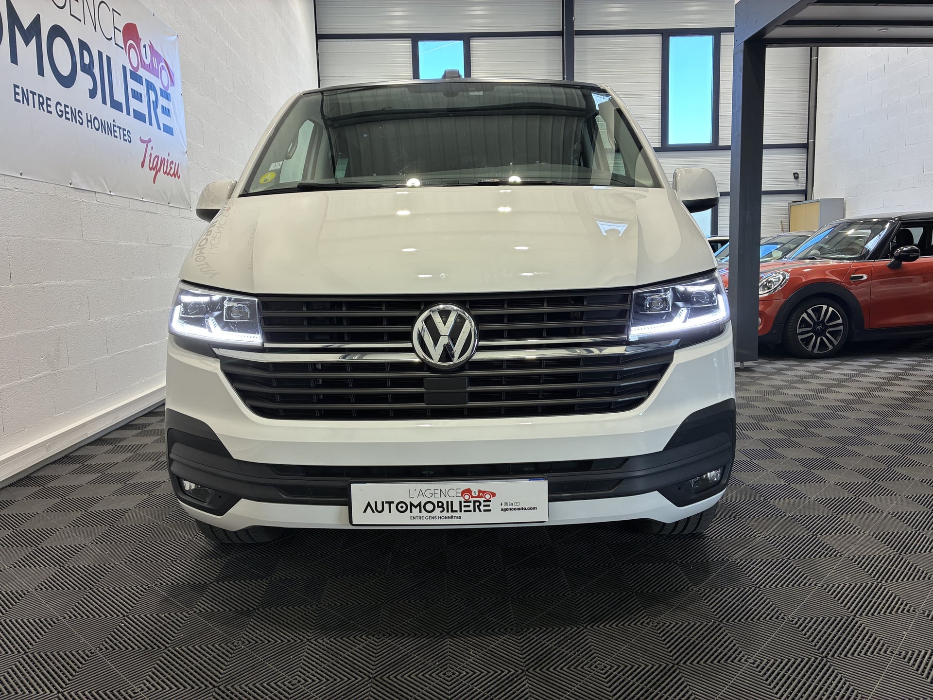 Volkswagen Transporter T6 2.0 TDI ProCab L1H1 DSG7 150ch Edition-Suivi Volkswagen. — 2