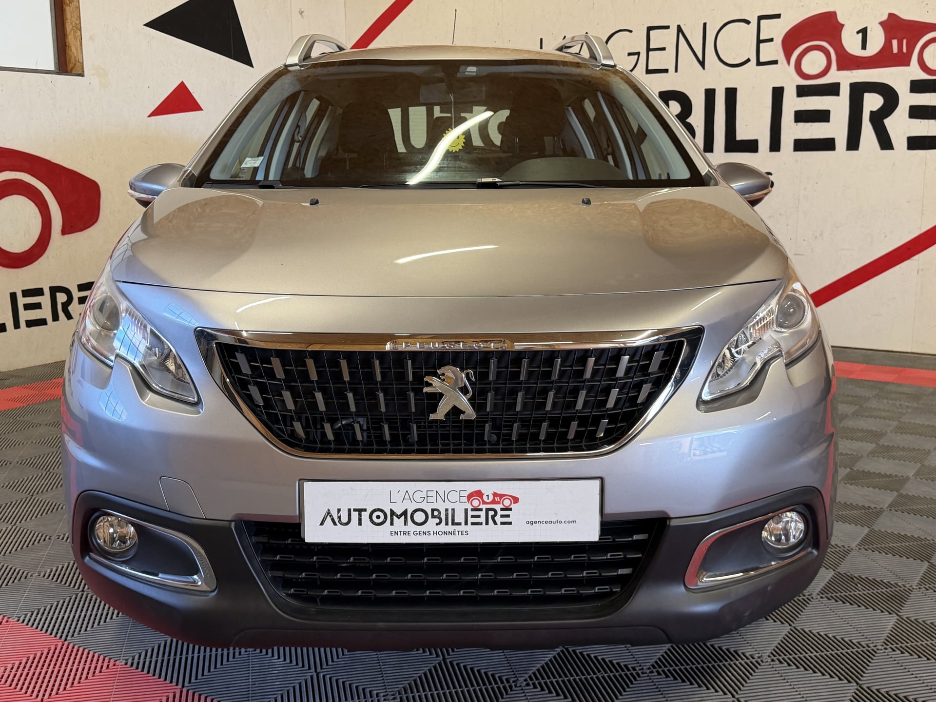 Peugeot 2008 1.6 BlueHDi 100 cv — 2