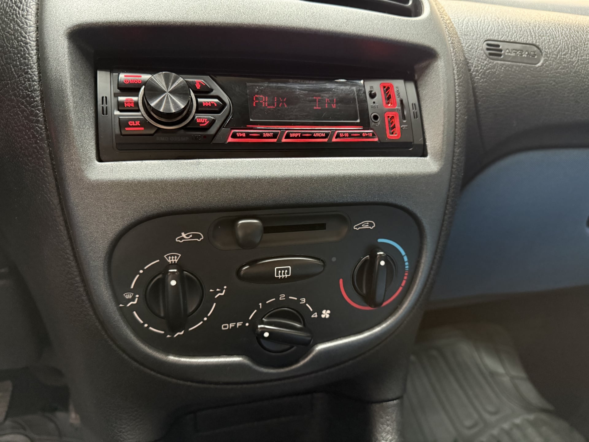 Peugeot 206 1.1i 60 ch Pop Art — 10