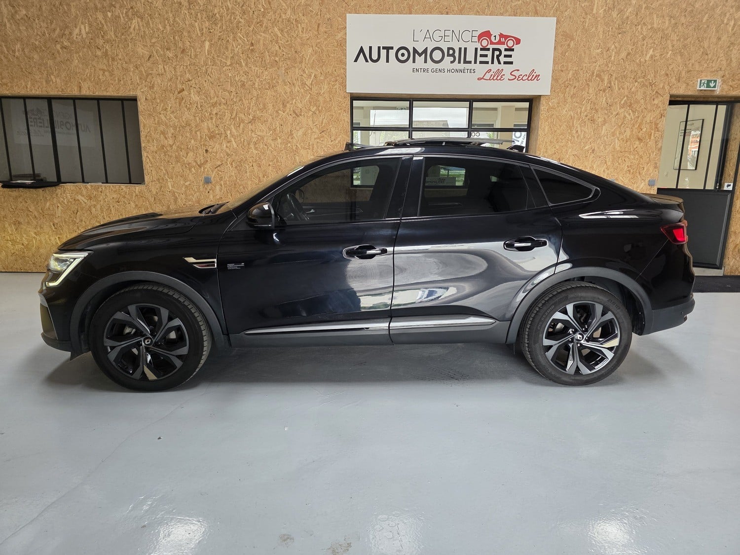 Renault Arkana 1.6 E-TECH HYBRIDE 145 ENGINEERED — 2