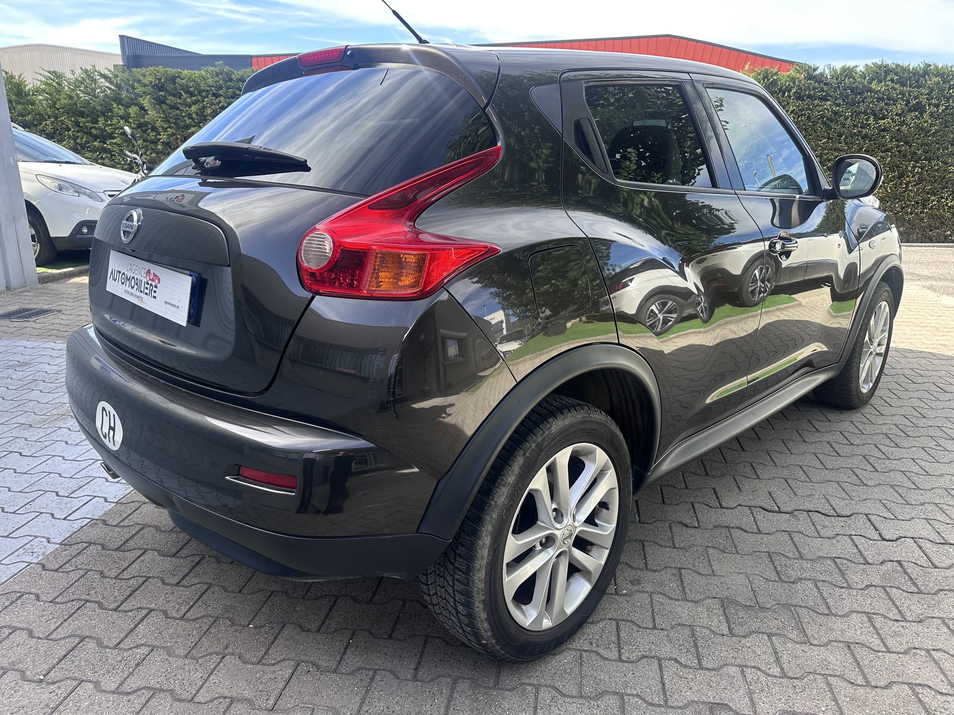 Nissan Juke 1.6 i 16V 2WD X-tronic 117 cv Tekna BOITE AUTO — 2