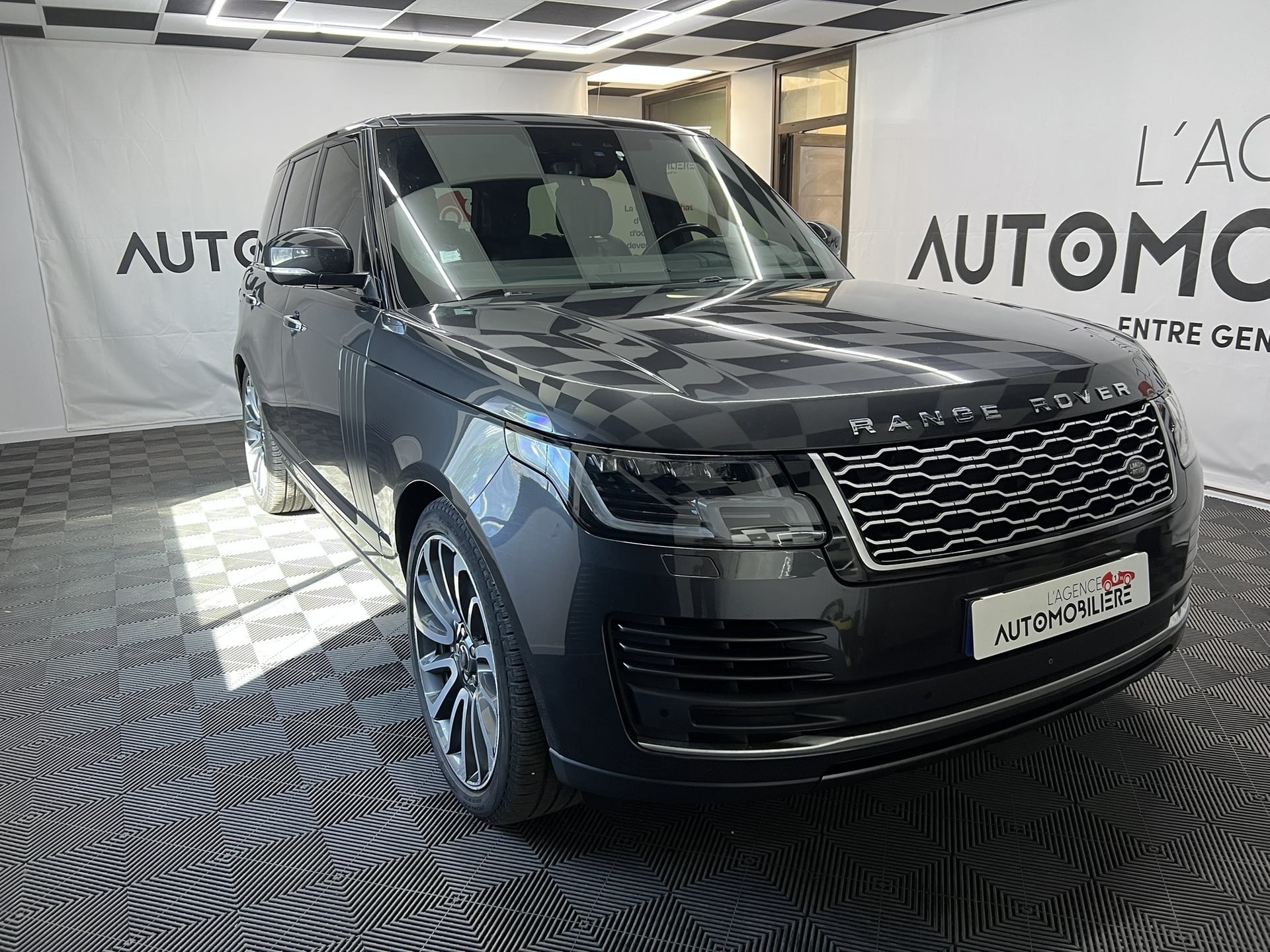 Land Rover Range Rover L405 Mark IX SWB V8 S/C 5.0L 525ch Autobiography