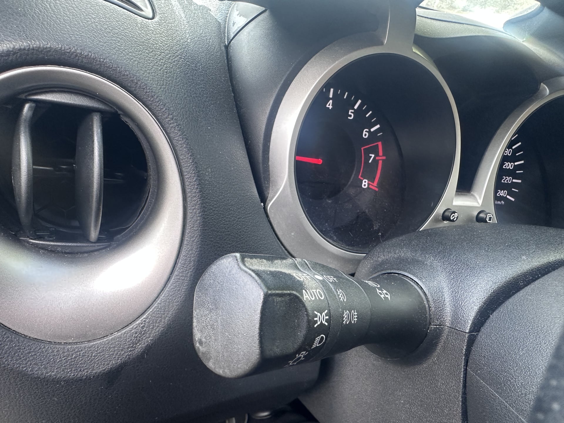 Nissan Juke 1.6 i 16V 2WD X-tronic 117 cv Tekna BOITE AUTO — 20