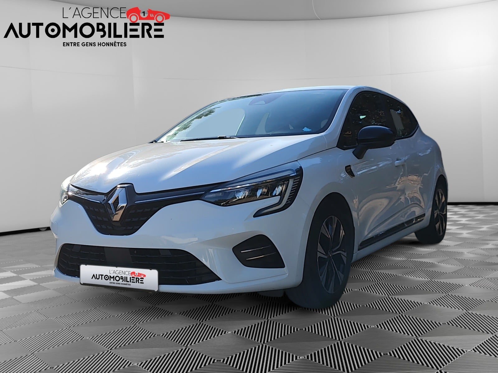 Renault Clio 1.6 E-TECH 140H 90 HYBRID FULL-HYBRID LIMITED  BVA