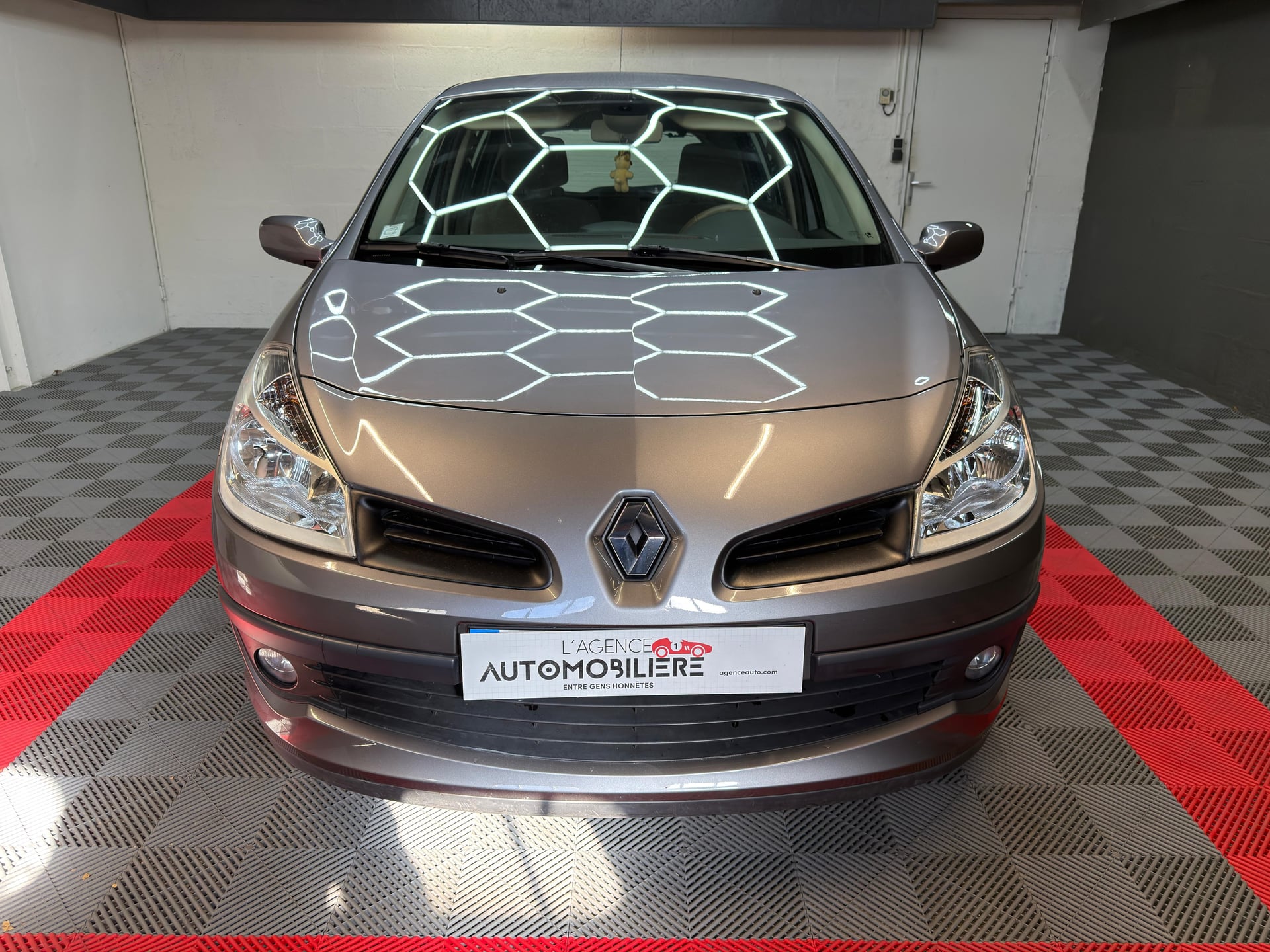 Renault Clio 1.2 TCe 100ch Privilège 5p 1ière mains — 2