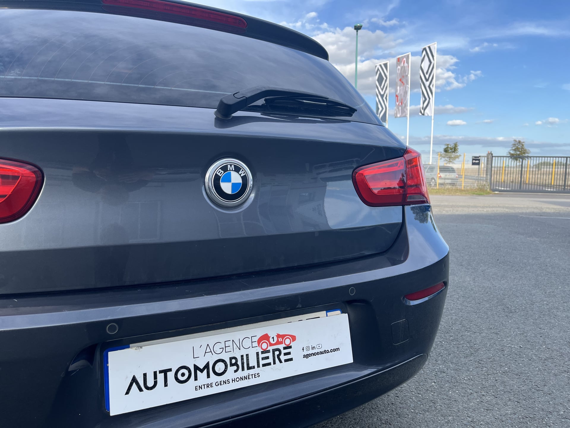 BMW Série 1 118d 150 ch Lounge / APPLE CAR PLAY / GARANTIE 1 AN — 36
