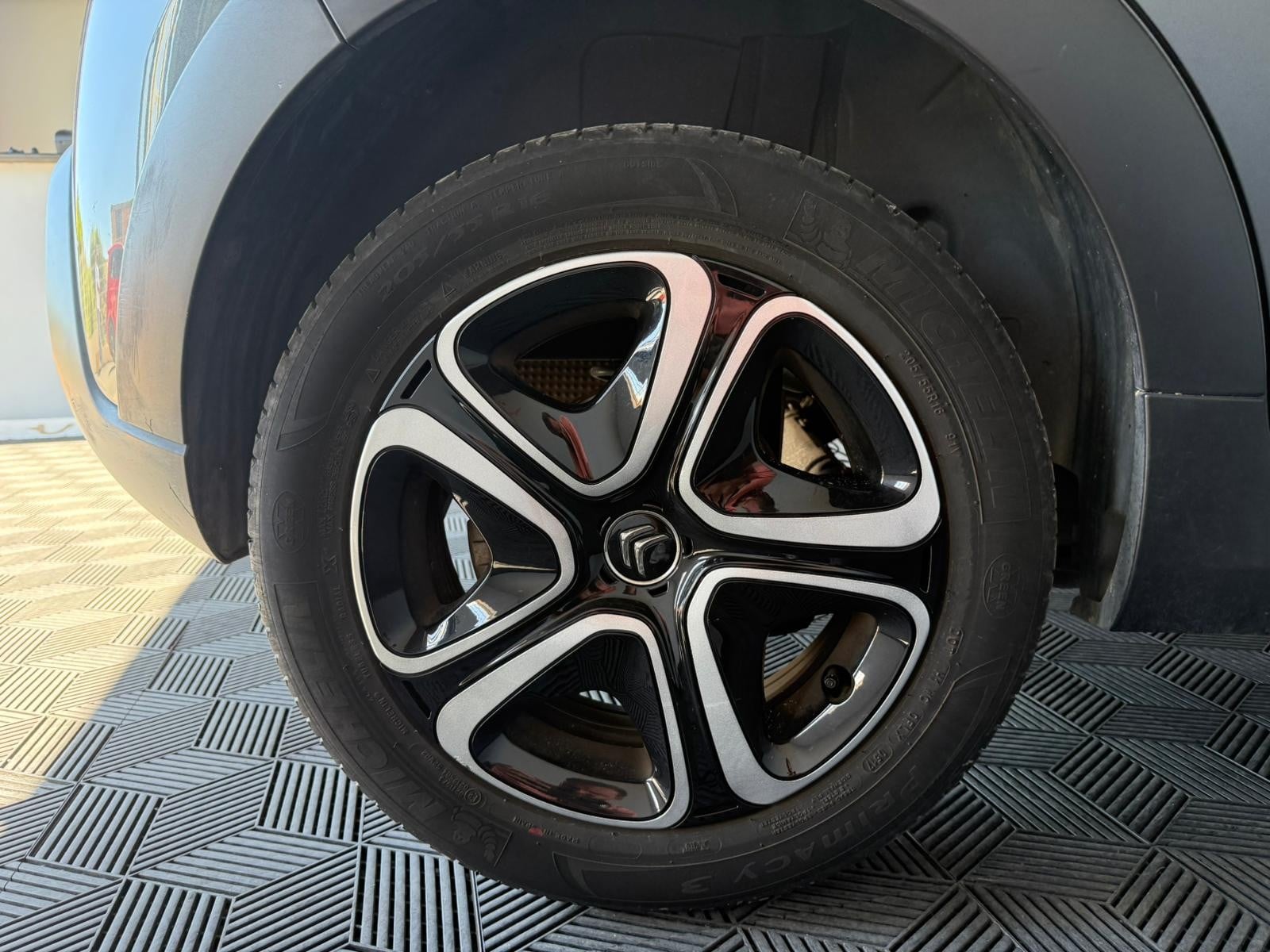 Citroen C3 III 1.2 PureTech S&S 110 Ch - 1 ère MAIN — 29