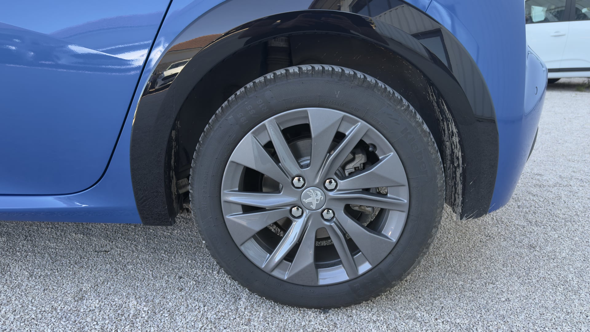 Peugeot e-208 136ch Style — 26