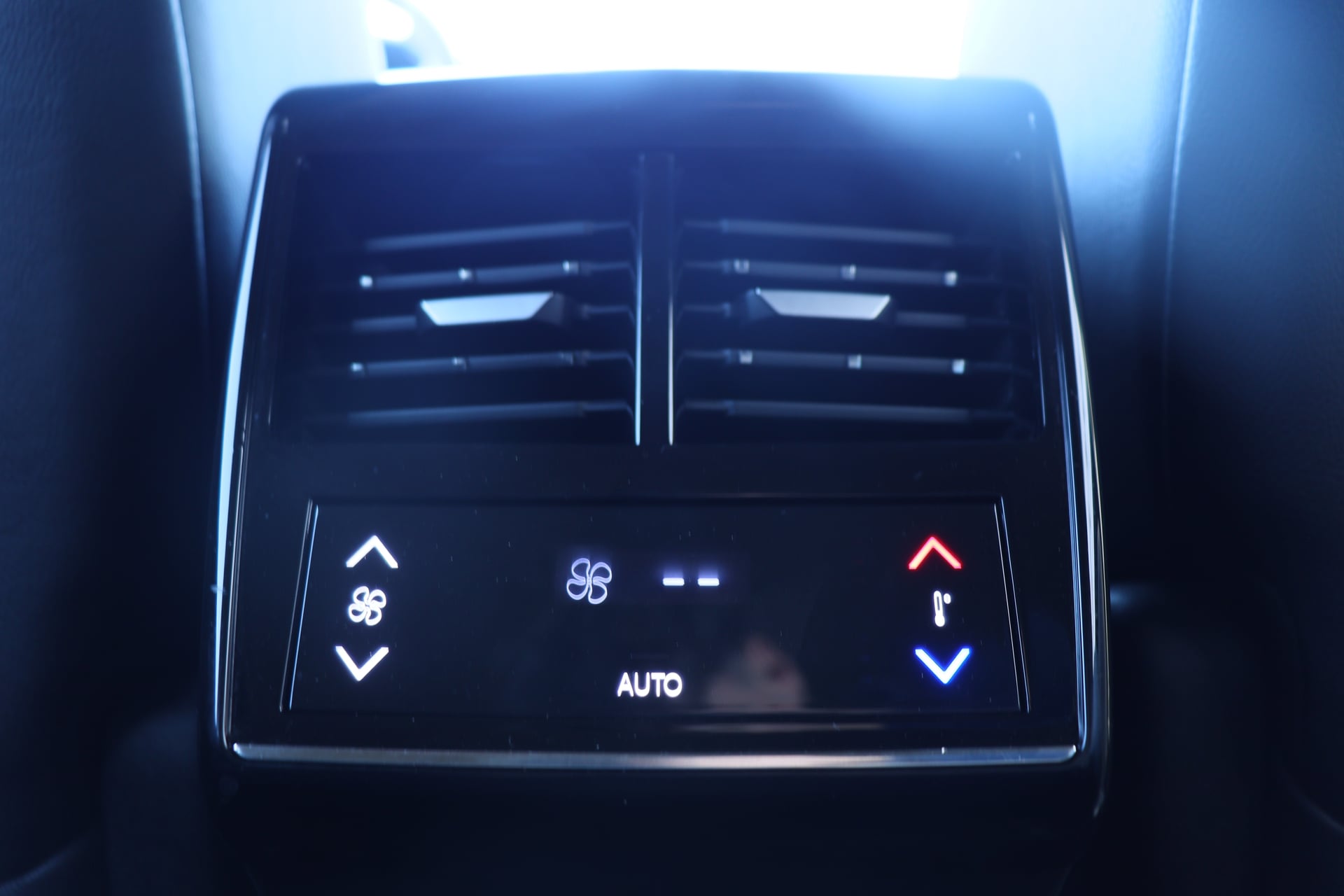 DS DS7 CROSSBACK 2.0 BlueHDI 177 Performance Line EAT8 (CarPlay, Caméra 360) — 40