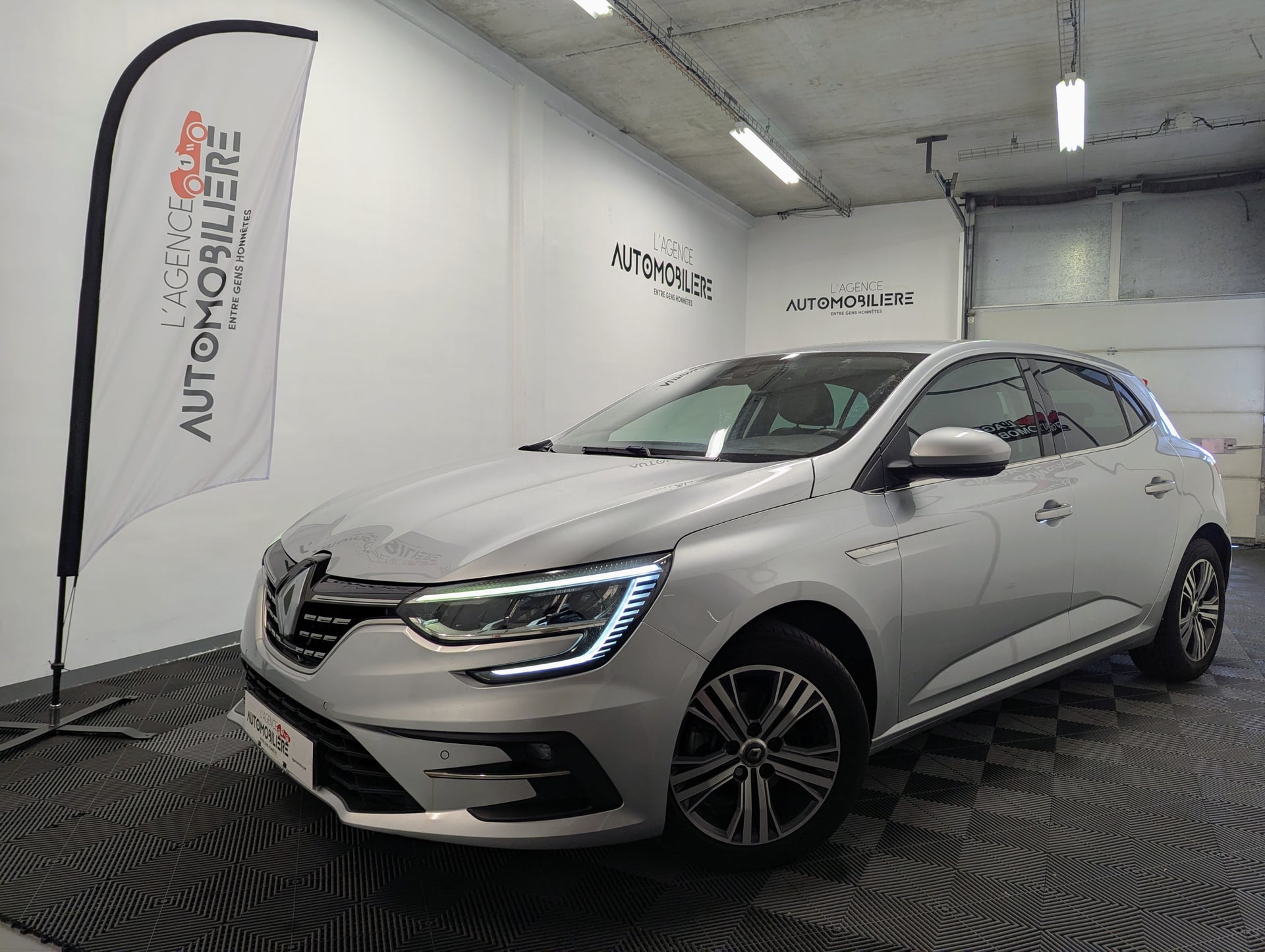Renault Megane IV (2) 1.5 BLUE DCI 115 INTENS EDC