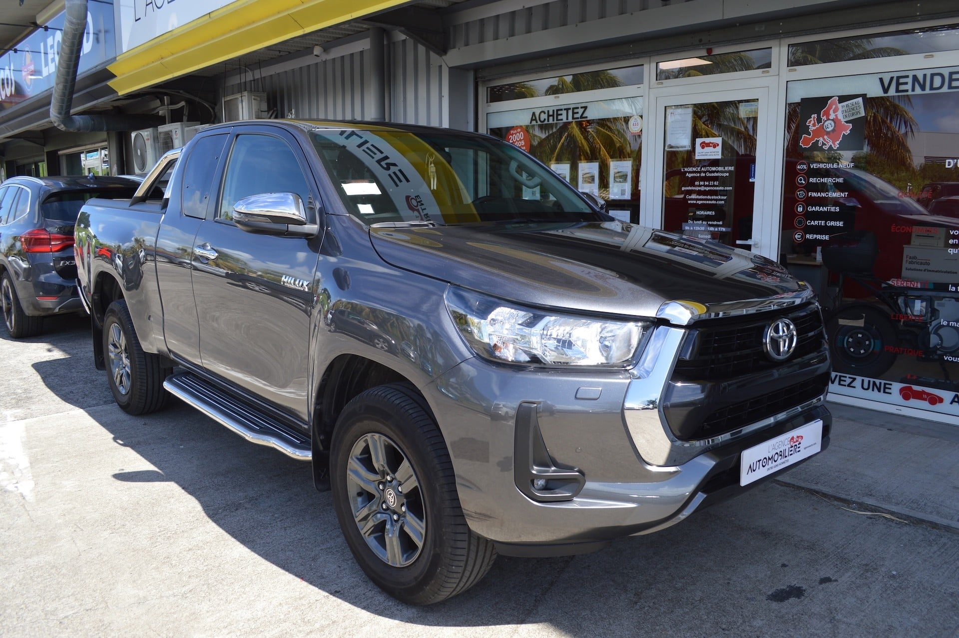 Toyota Hilux 2.4 D-4D X-TRA LOUNGE — 2