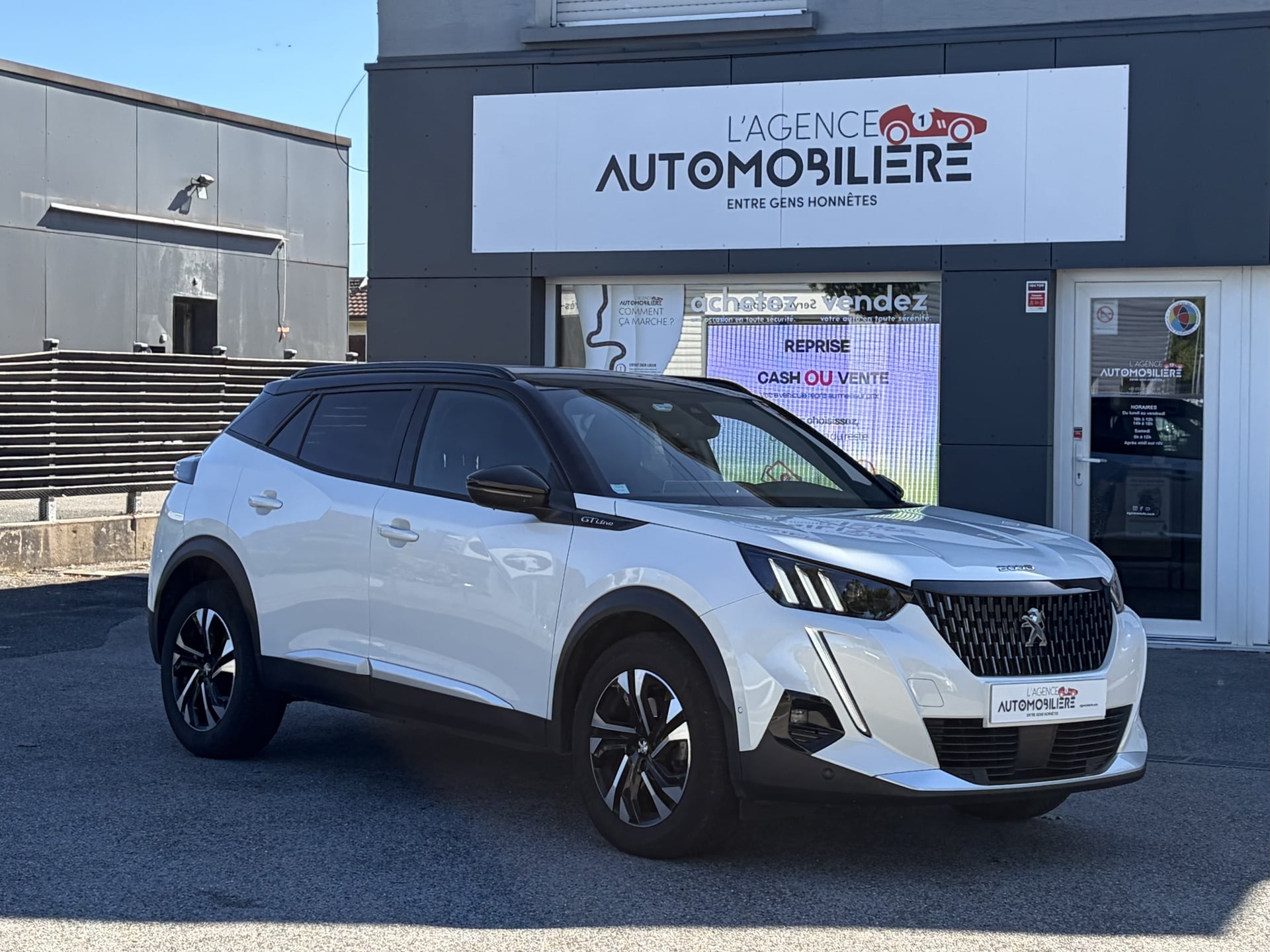 Peugeot 2008 1.5 BLUE HDI 130 GT LINE EAT8 - ( Régulateur adaptatif - Caméra )