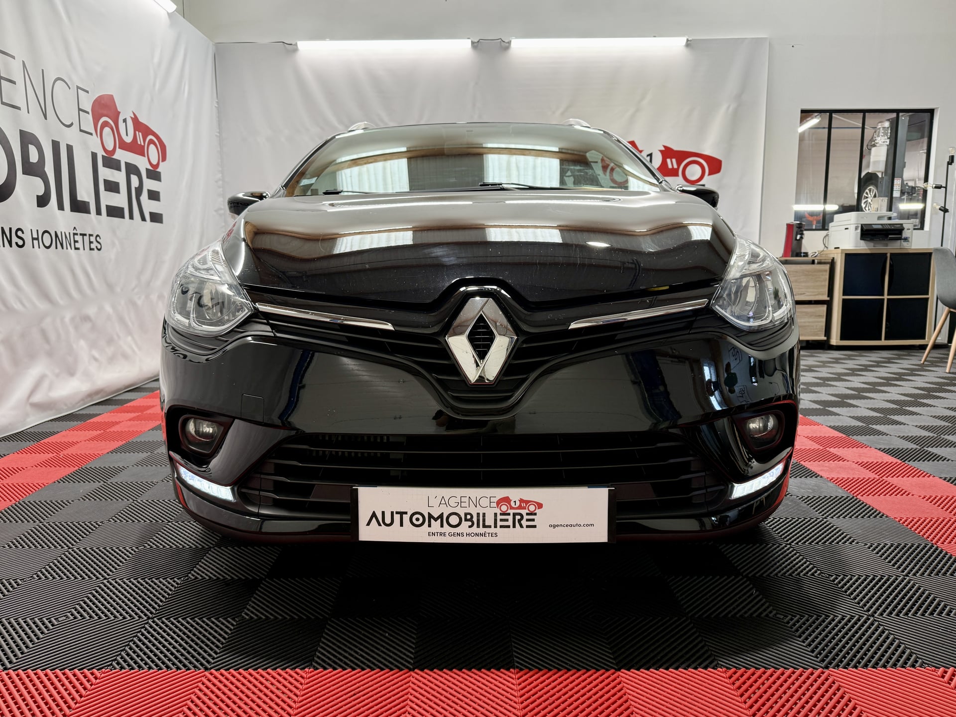Renault Clio IV (2) ESTATE 0.9 TCE 90 BUSINESS (Avec Attelage) — 2