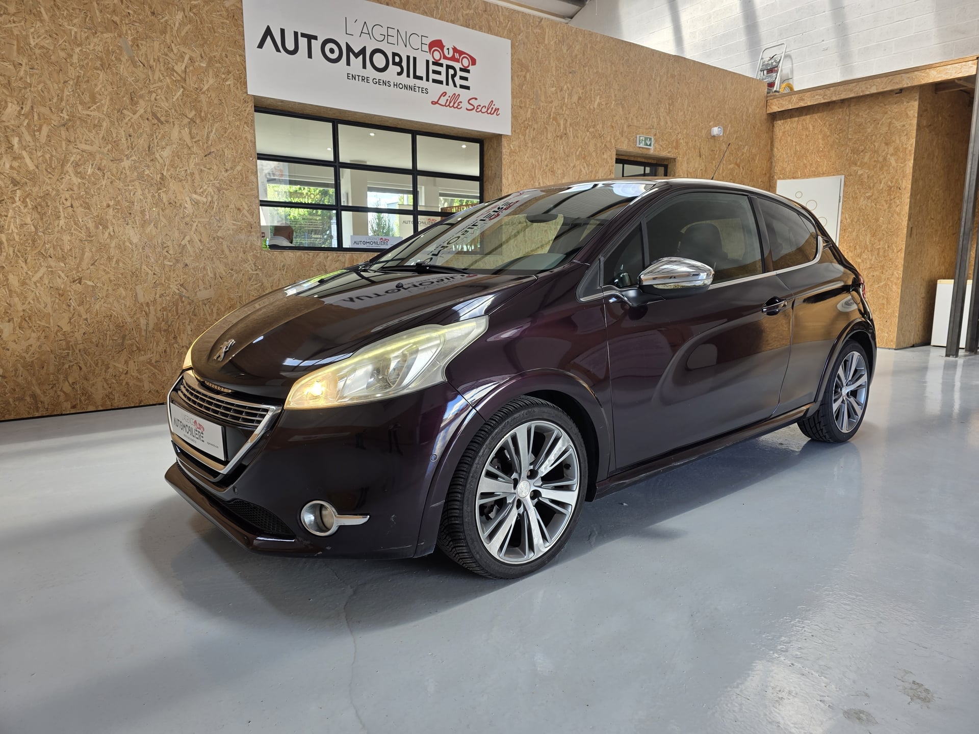 Peugeot 208 1.6 e-HDI 115 CH FAP XY 3PORTES