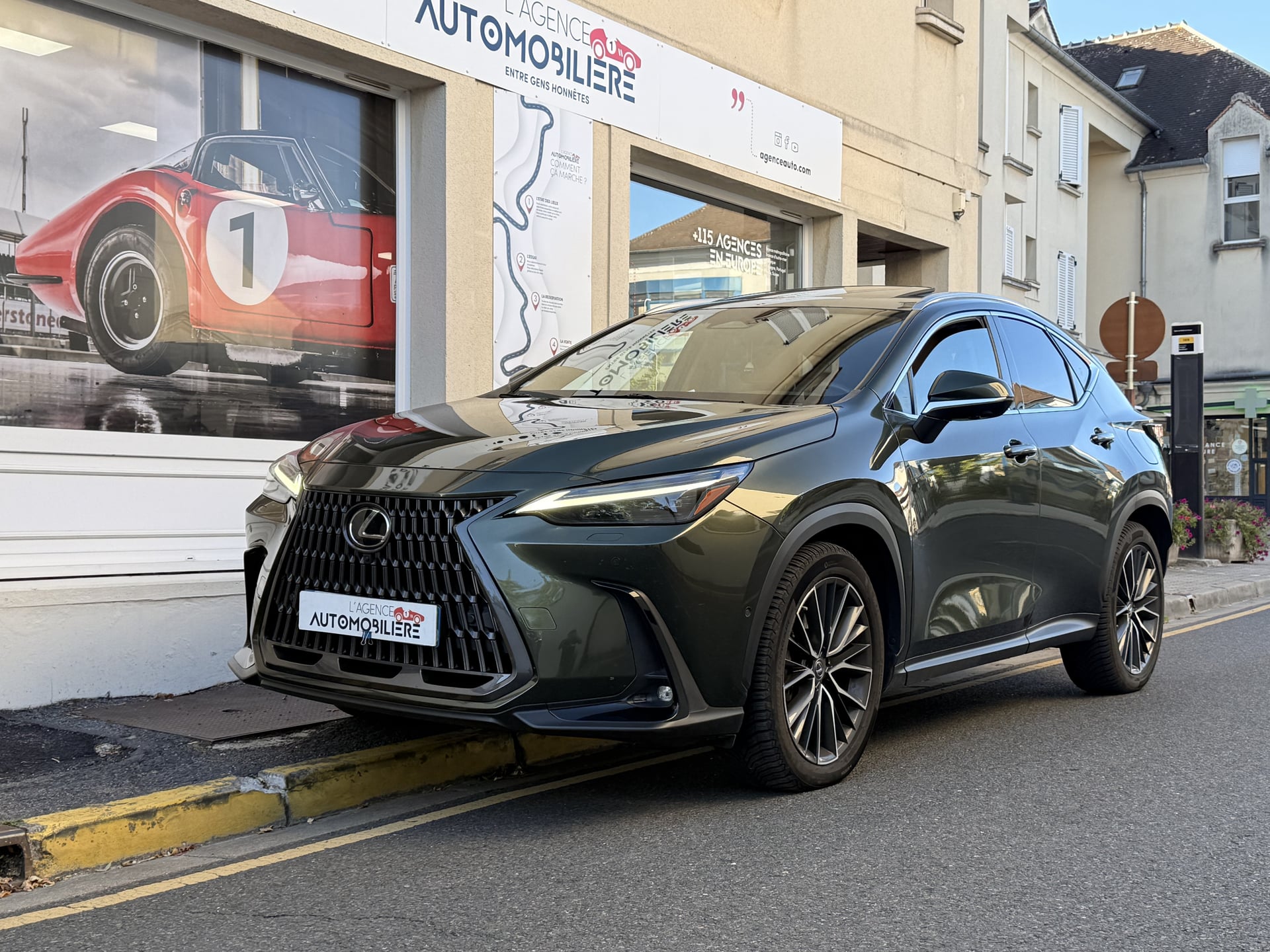 Lexus NX II 2.5 450H+ 4WD HYBRIDE RECHARGEABLE F SPORT EXECUTIVE Caractéristiques LEXUS NX II 2.5 450H+ 4WD HYBRIDE RECHARGEABLE F SPORT EXECUTIVE
