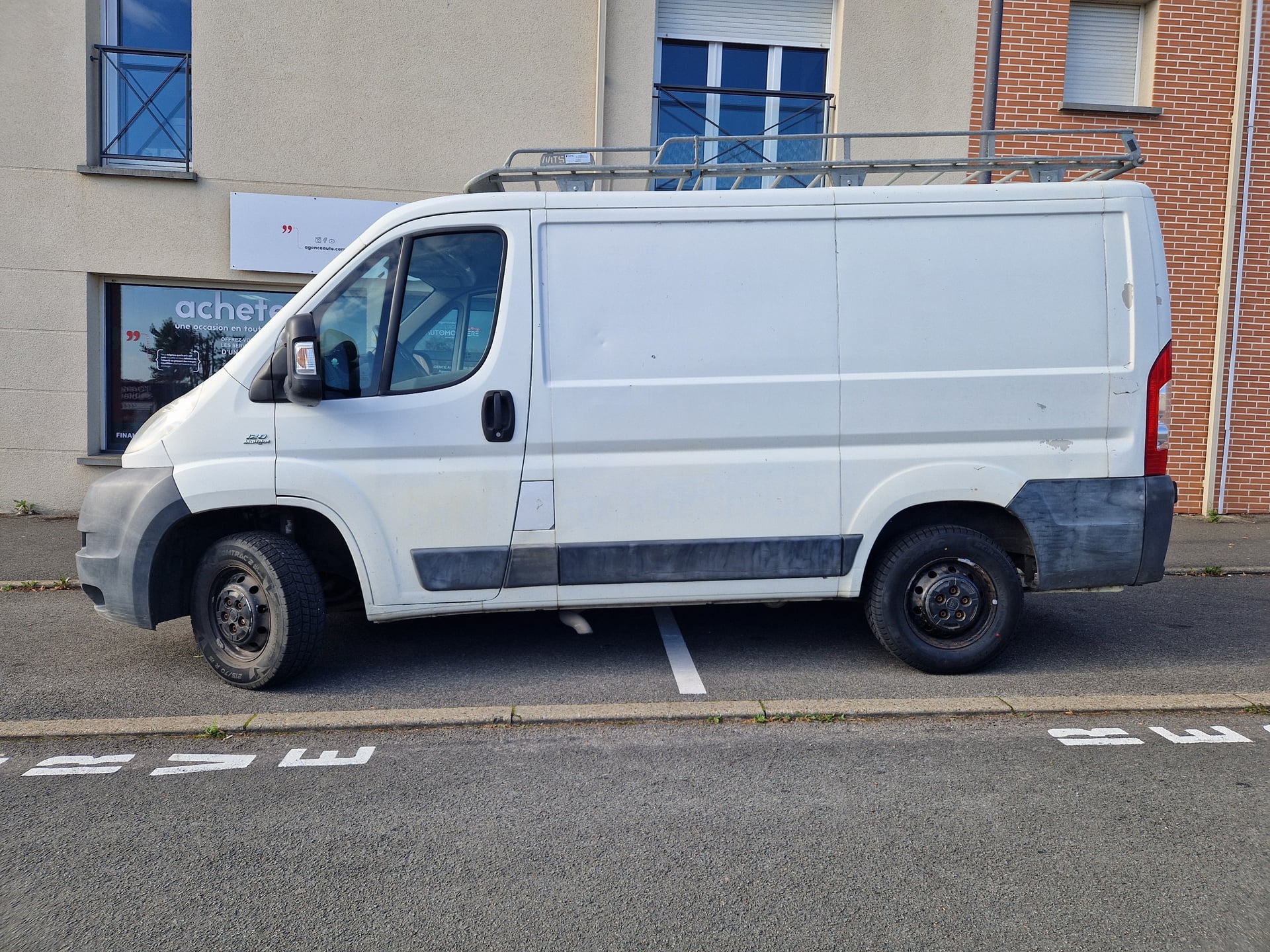 Fiat Ducato FOURGON TOLE 2.3 120CV PACK CLIM L1H1 — 2
