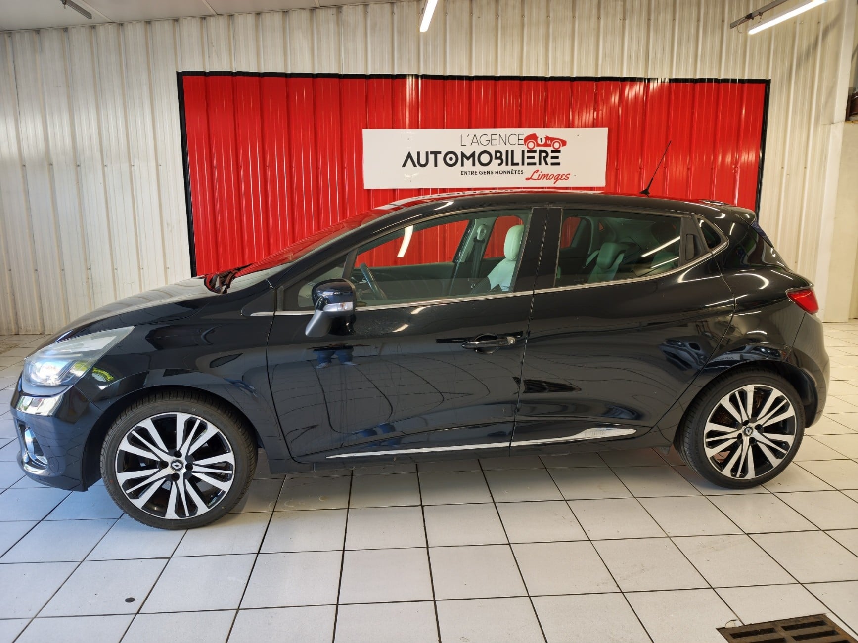 Renault Clio 1.2 TCE 120cv INITIALE PARIS — 2