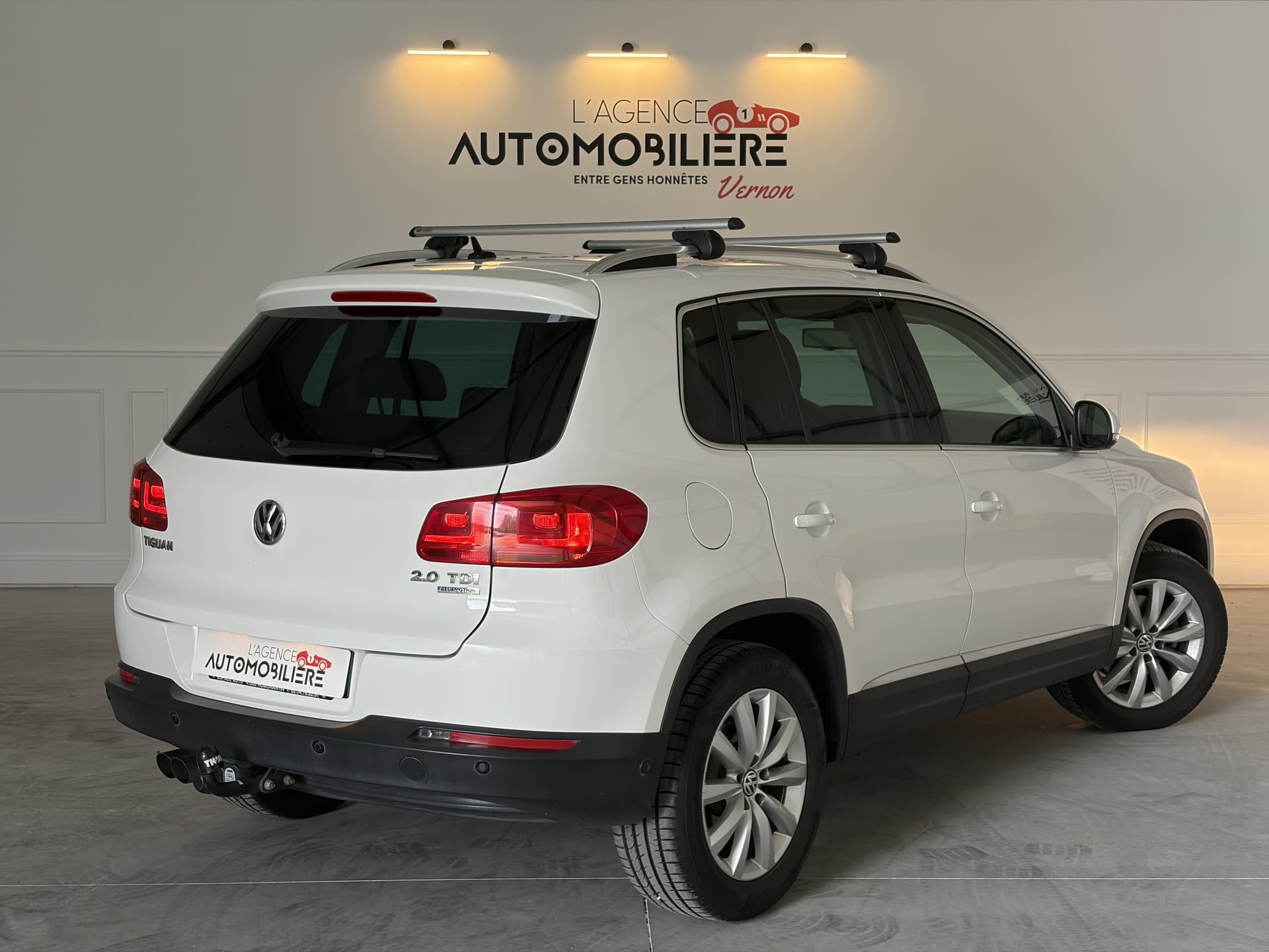 Volkswagen Tiguan (2) 2.0 TDI 140 FAP BLUEMOTION TECHNOLOGY SPORTLINE + ATTELAGE — 2