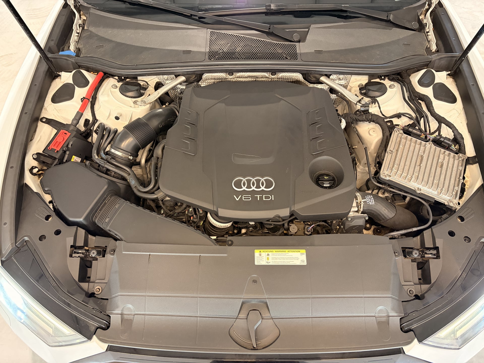 Audi A6 Avant V AVANT 50 TDI 286 S LINE QUATTRO TIPTRONIC — 33