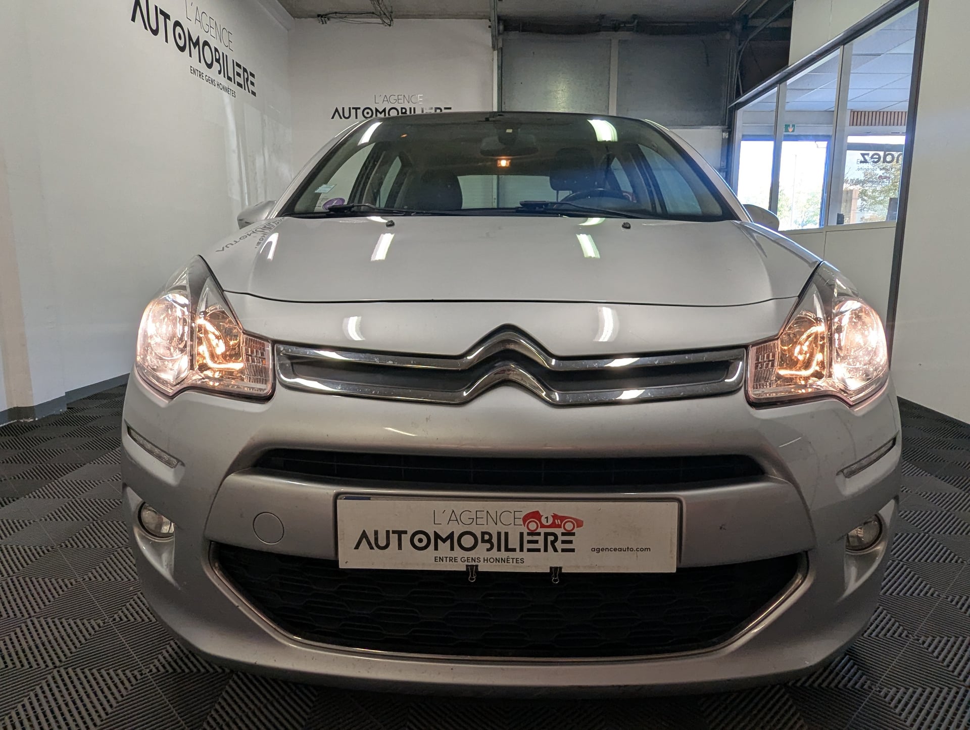 Citroen C3 II (2) 1.6 VTI 120 EXCLUSIVE BVA — 2