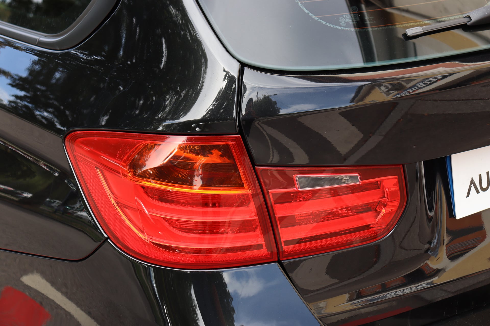 BMW Série 3 (F31) Touring 318d 143 Lounge (Hayon électrique, Démarrage confort) — 39
