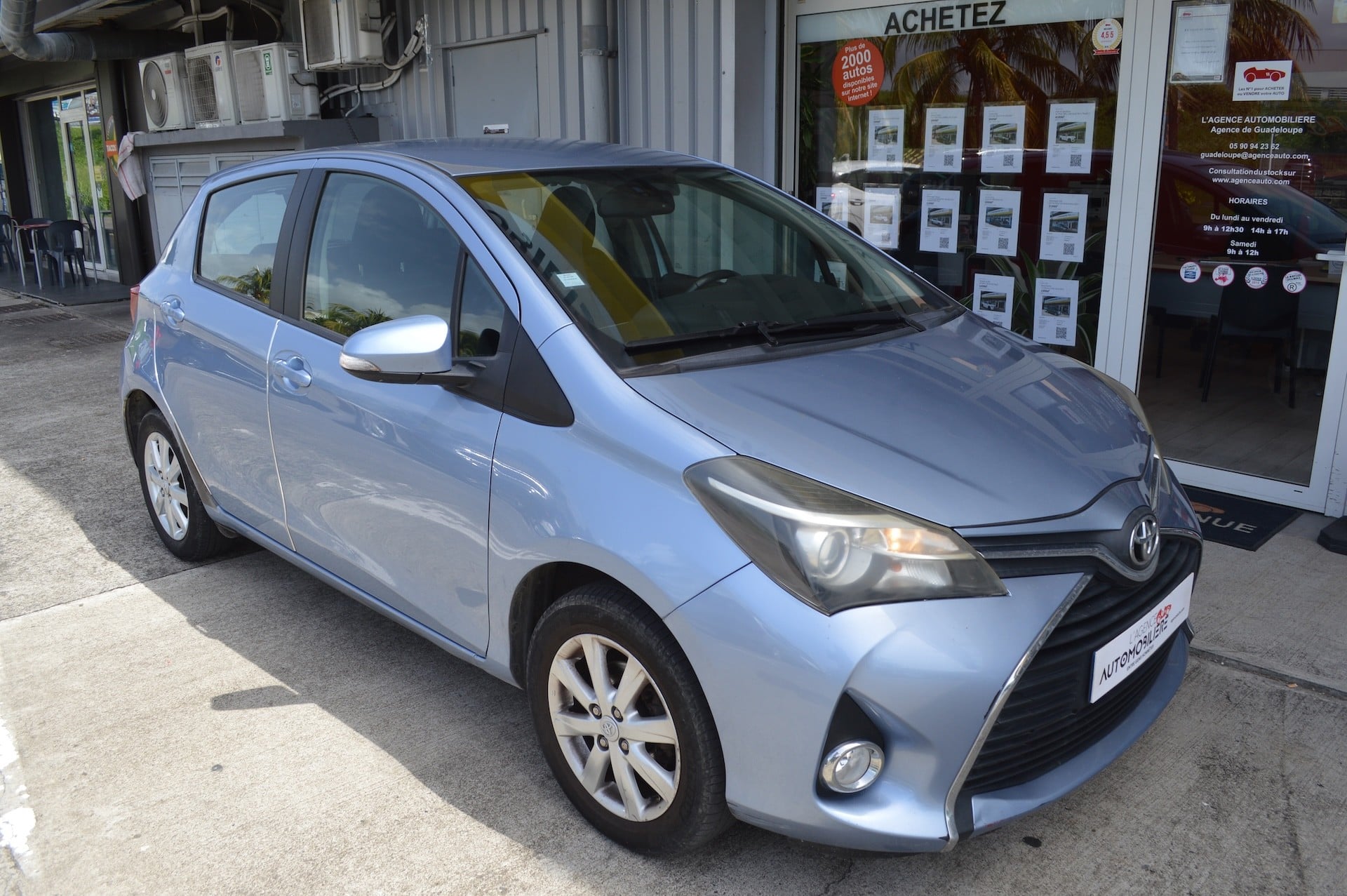Toyota Yaris 100 VVT-I LOUNGE 5P — 2