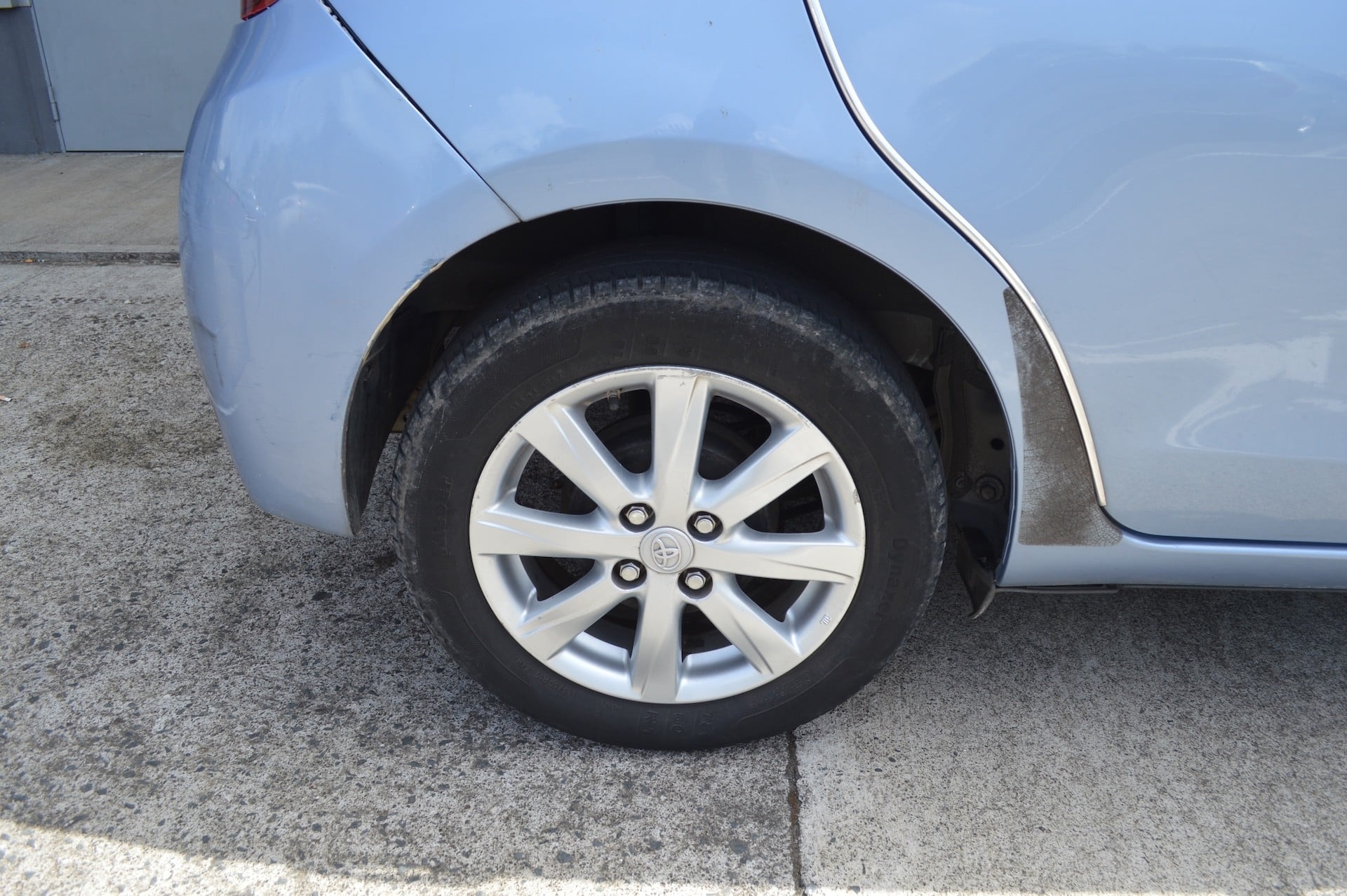 Toyota Yaris 100 VVT-I LOUNGE 5P — 14