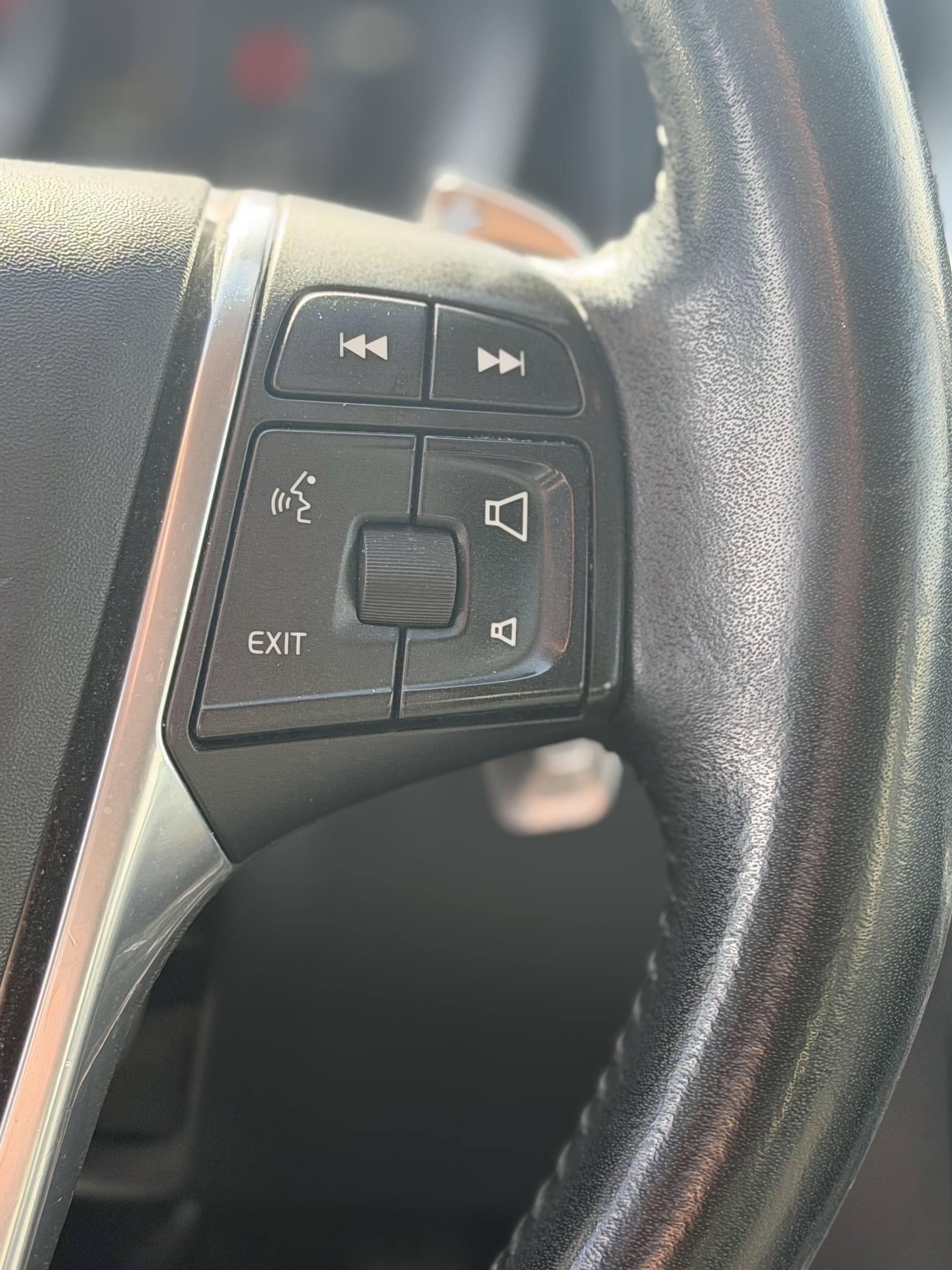 Volvo XC60 2.0 TDi Geartronic 150 cv MOMENTUM — 22