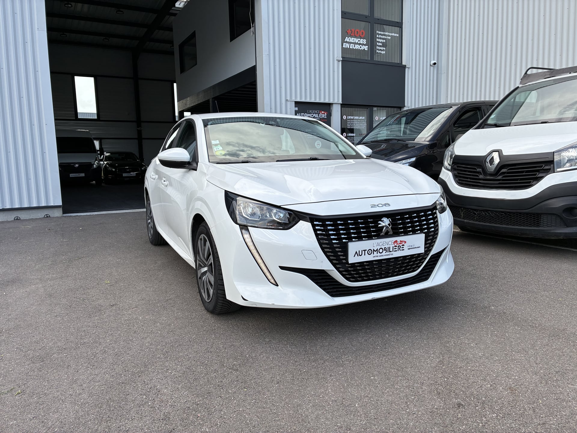 Peugeot 208 1.5 BlueHDi 100ch Active Business-Première main-Suivi Peugeot.