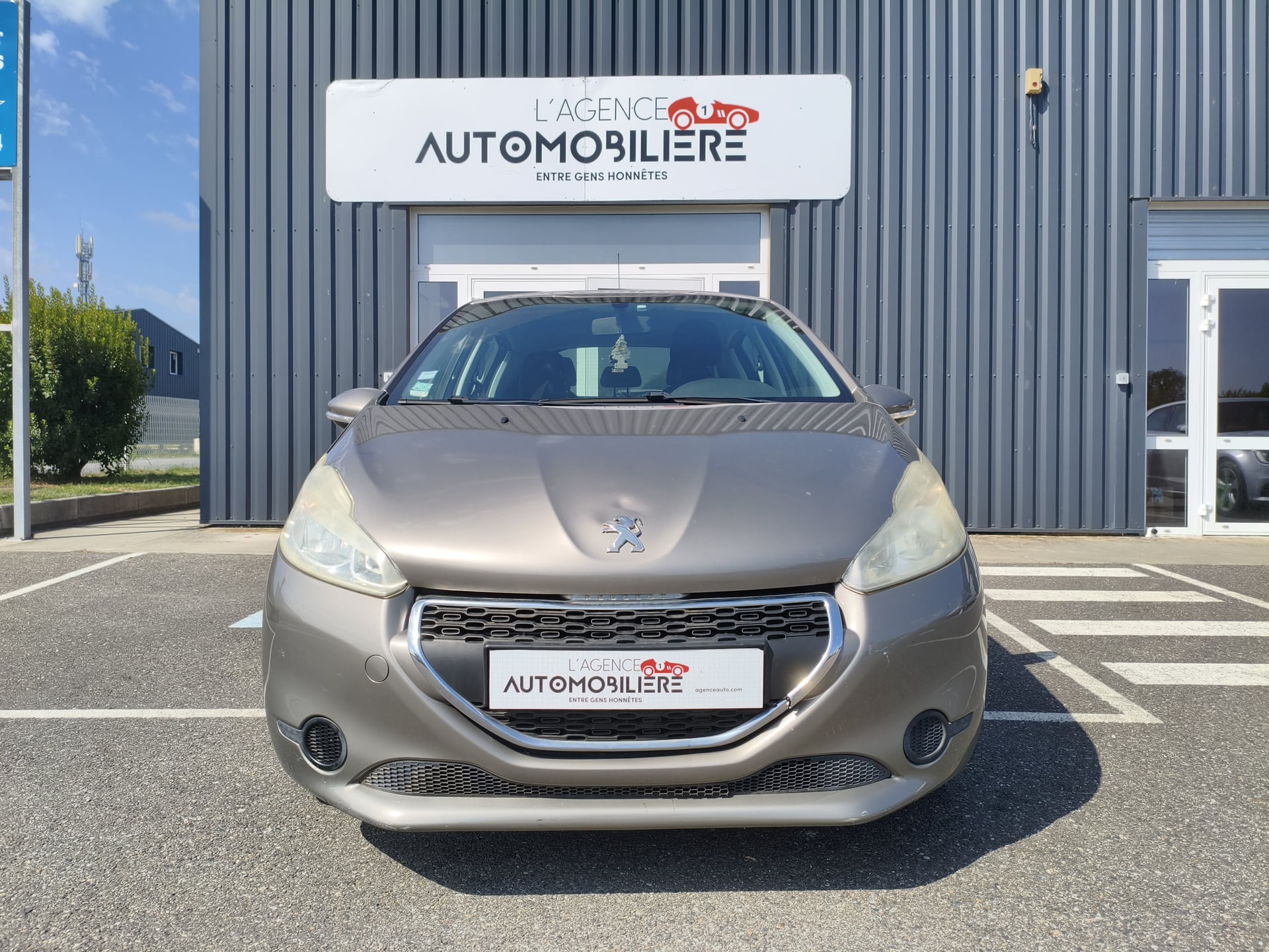 Peugeot 208 1.2l allure 75 ch - Distribution Neuve — 2