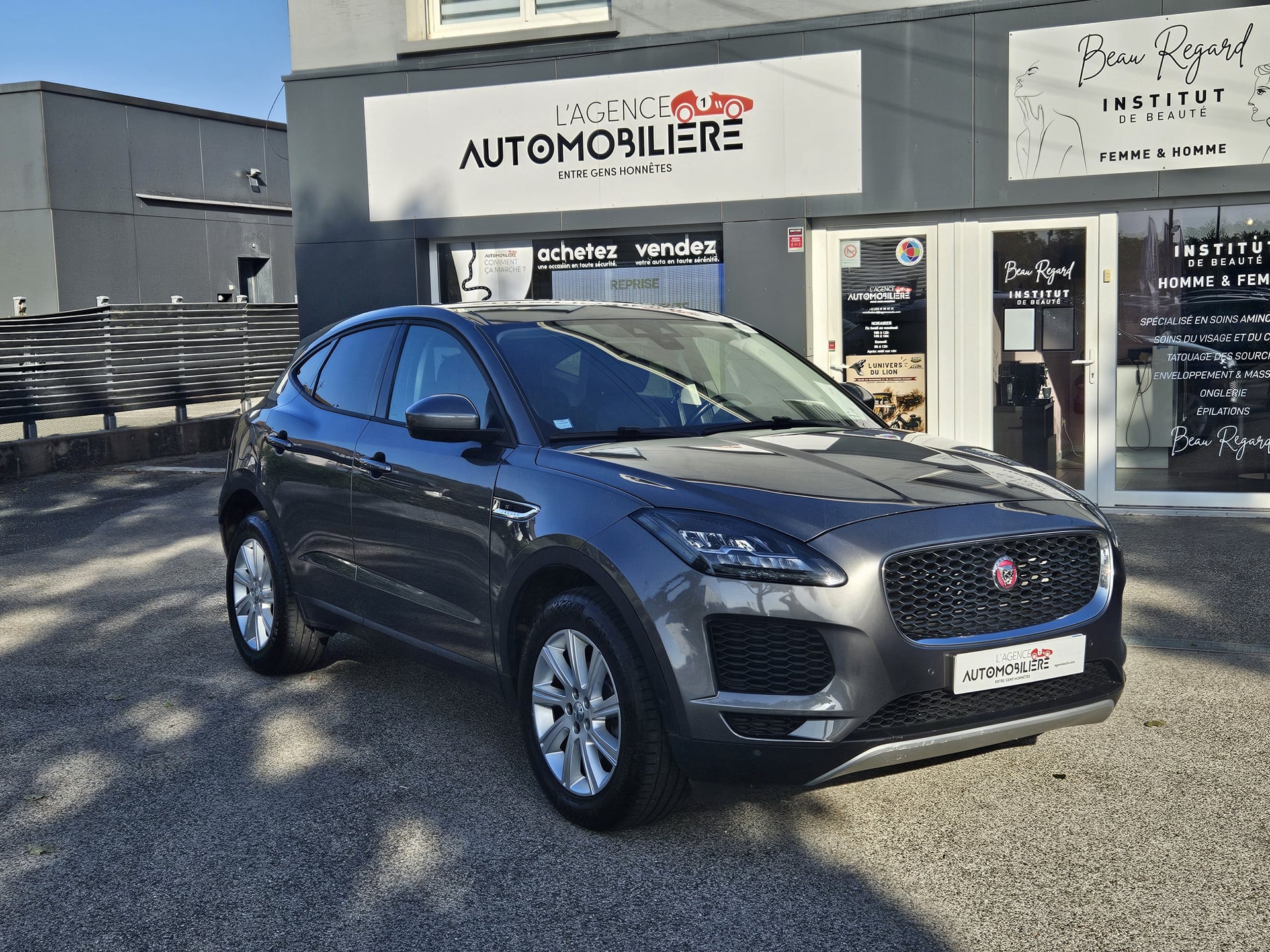 Jaguar E-Pace D150 2.0 D 150 AWD 4X4 FINITION S ( Toit Panoramique - Caméra de recul...)