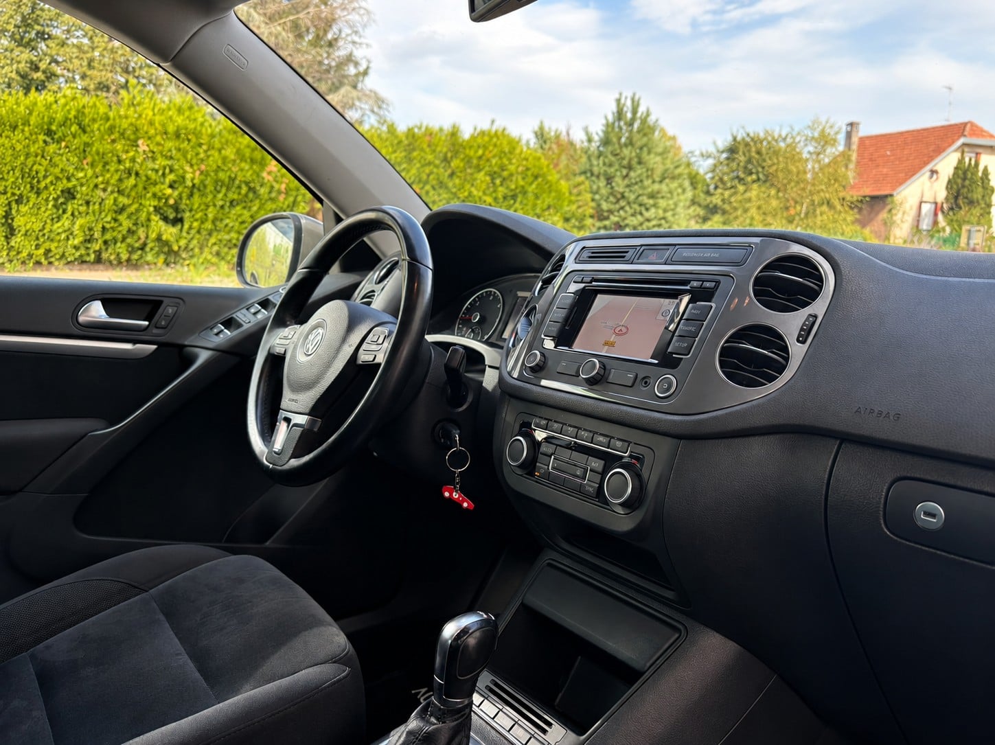 Volkswagen Tiguan 2.0 TDi 16V 4Motion DSG7 140 ch CARAT — 28