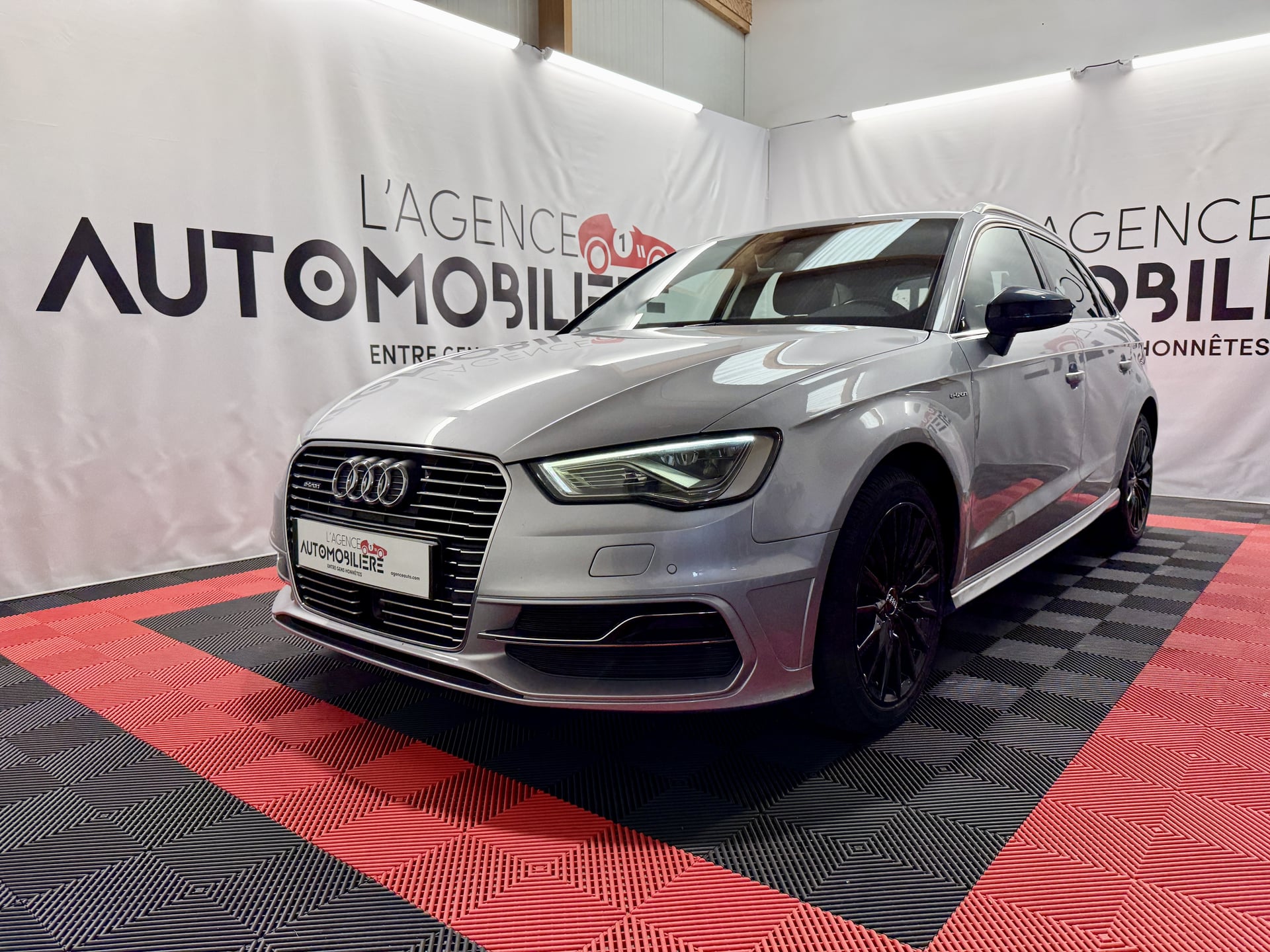 Audi A3 Sportback III 1.4 TFSI E-TRON 204 AMBIENTE S TRONIC