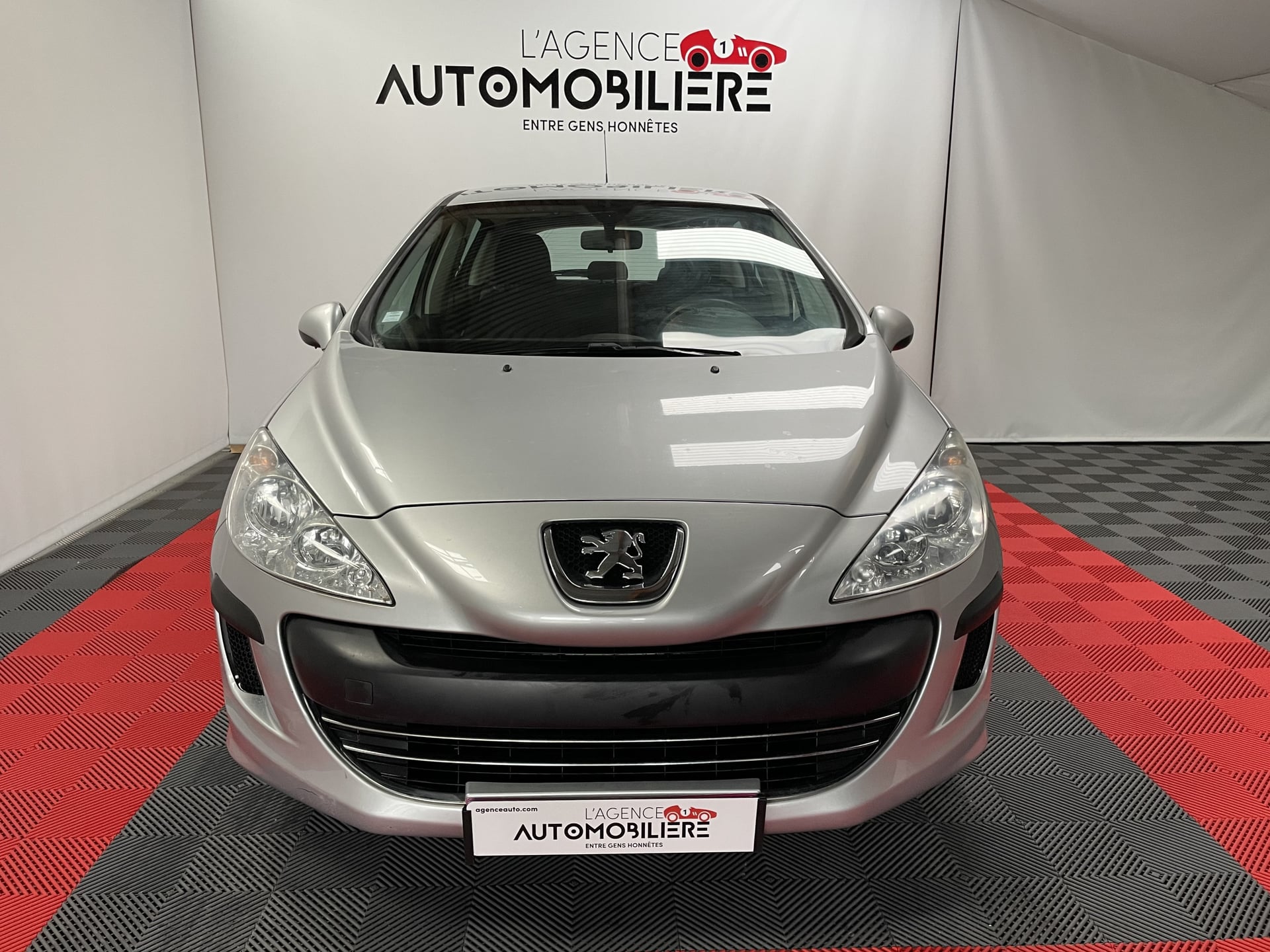 Peugeot 308 1.4 VTI 95 CH CONFORT 5 PORTES — 2