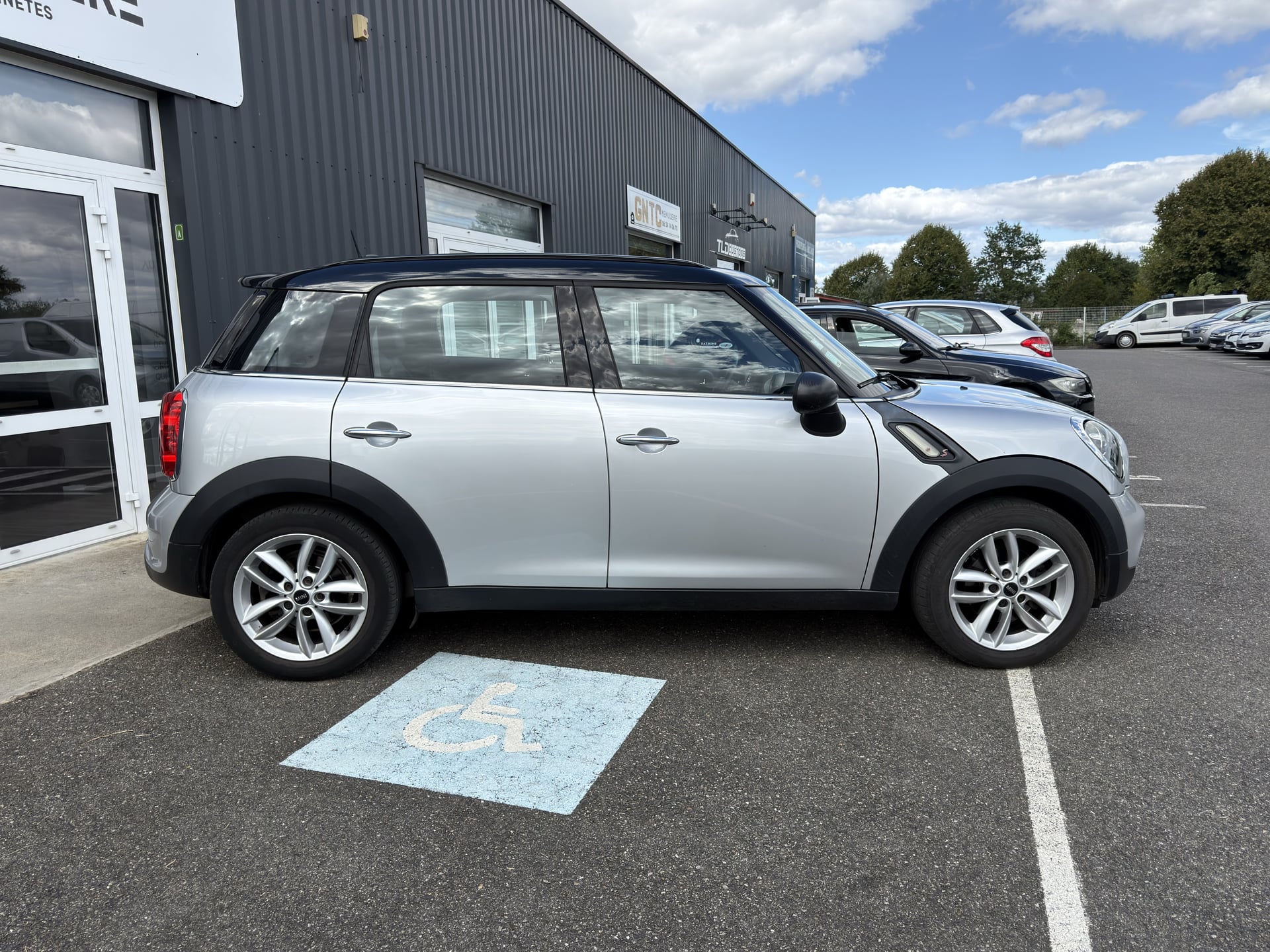 Mini Countryman 2.0L COOPER SD 143CH - POULIE DAMPER + COURROIE ACCESSOIRES RÉCENTES — 2