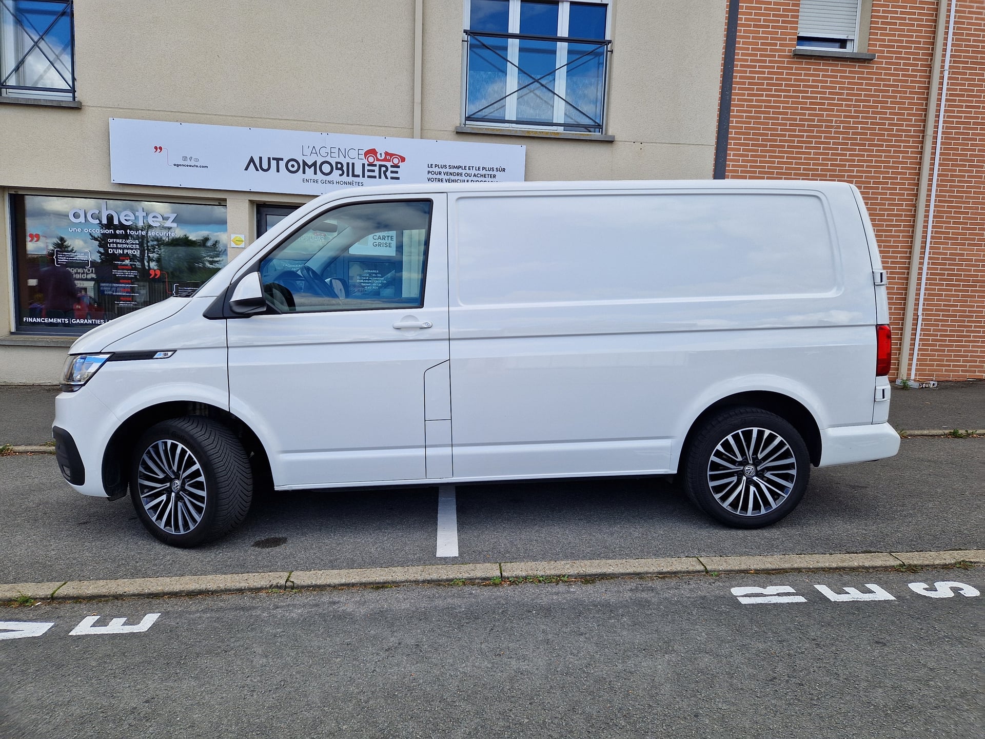 Volkswagen Transporter T6.1 FOURGON L1H1 2.0 TDI DSG7 BUSINESS LINE PLUS — 2