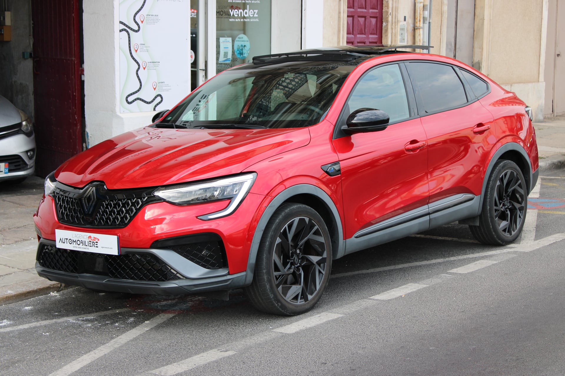 Renault Arkana 1.6 E-Tech Full Hybride 145 Esprit Alpine PHASE 2 ( Toit ouvrant, Sièges électriques et chauffants, Carplay ... )