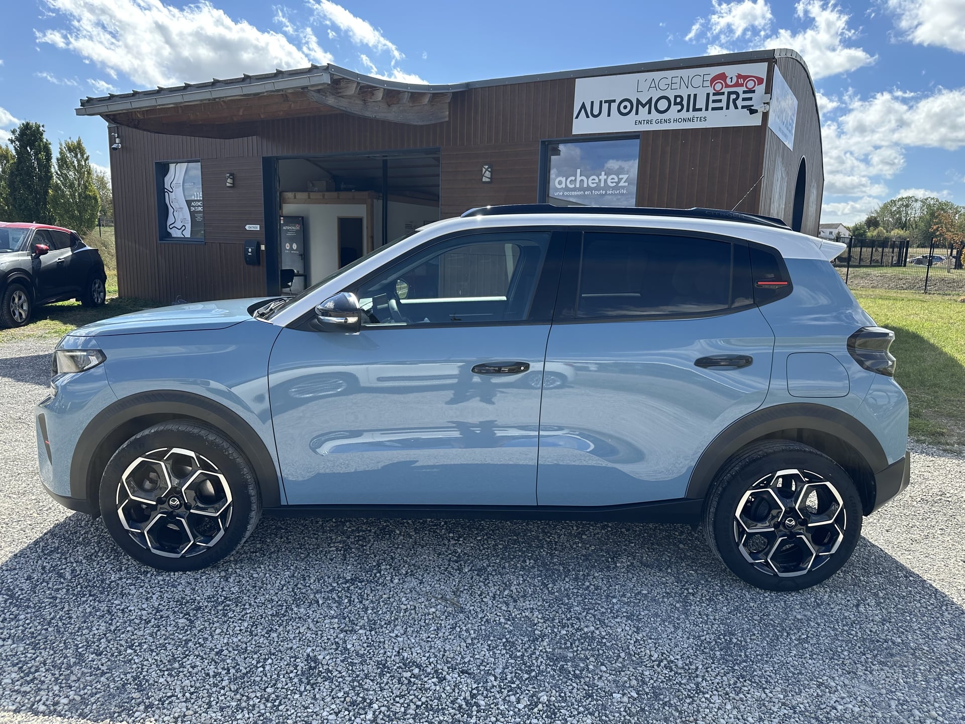 Citroen C3 IV 1.2 100 CH 1ERE MAIN FINITION MAX — 2