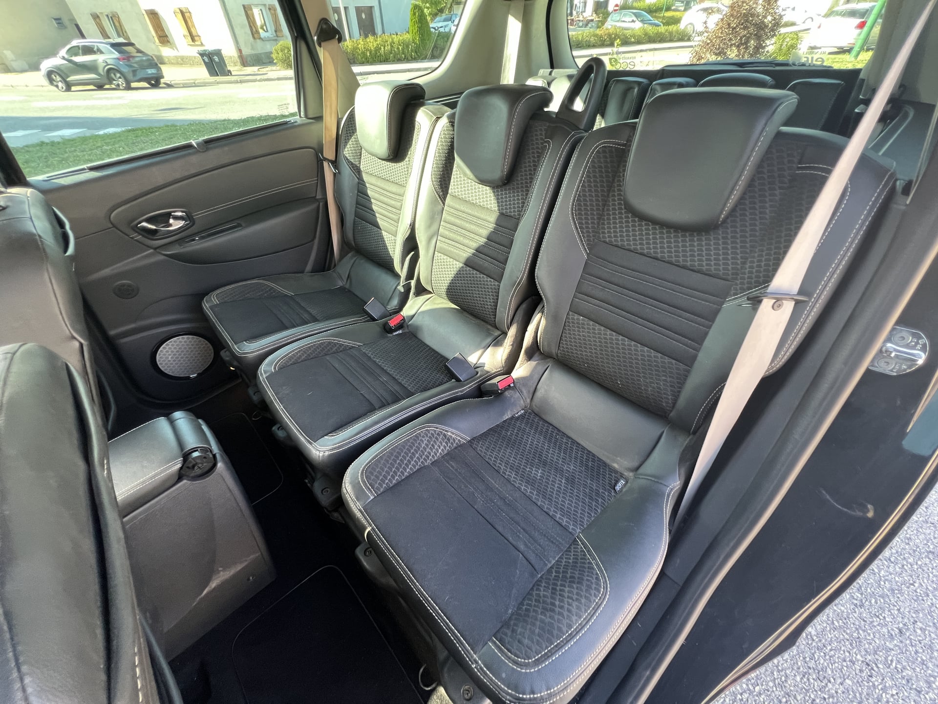 Renault Grand Scenic 1.6 dci 130ch BOSE 7 places — 38